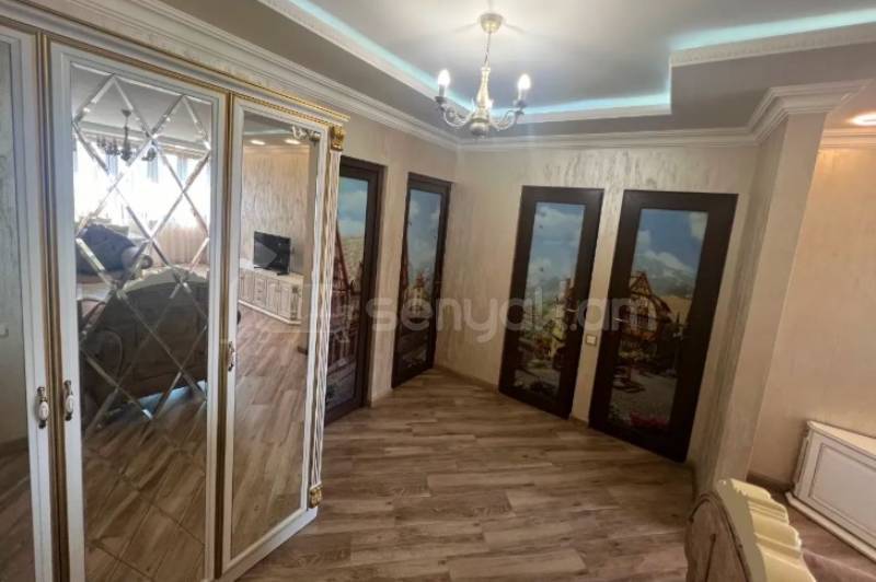 3 Սենյականոց Բնակարան, 105քմ, 9/9 հարկ, Դիզայներական Վերանորոգված, Կահավորված, Արևկող