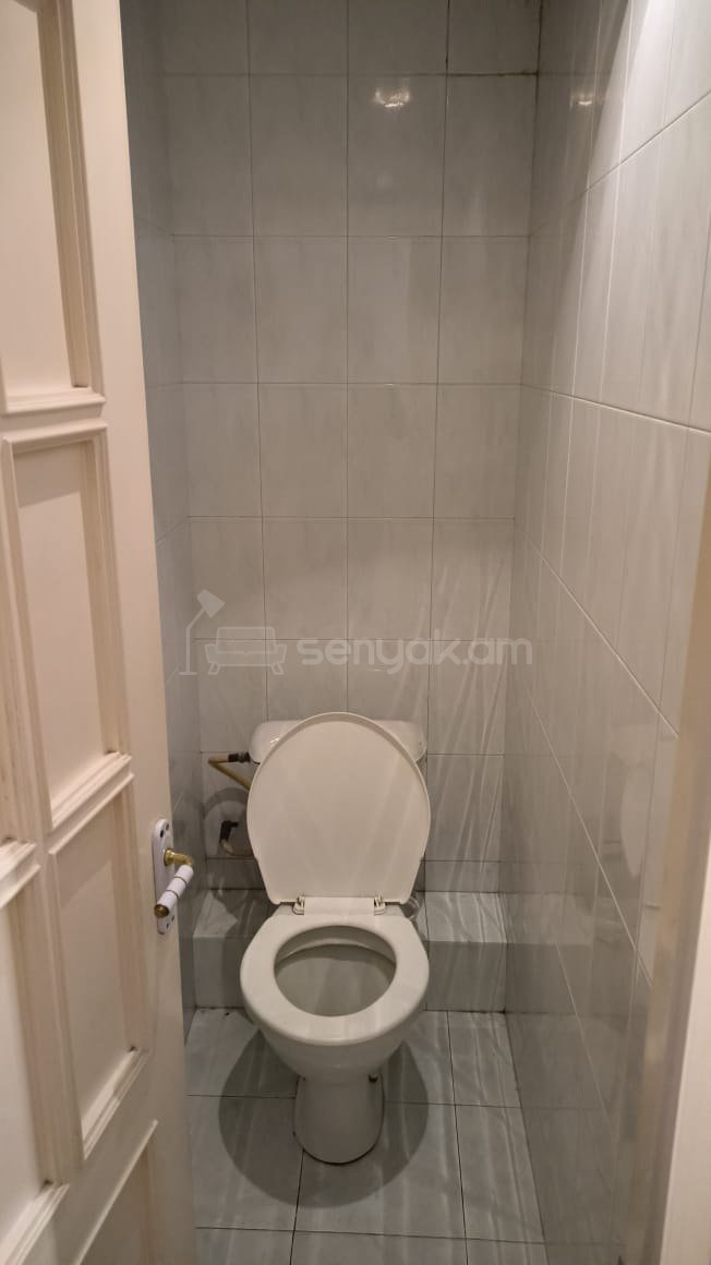 4 Սենյականոց Բնակարան, 104քմ, 2/9 հարկ, Պետական Վիճակում