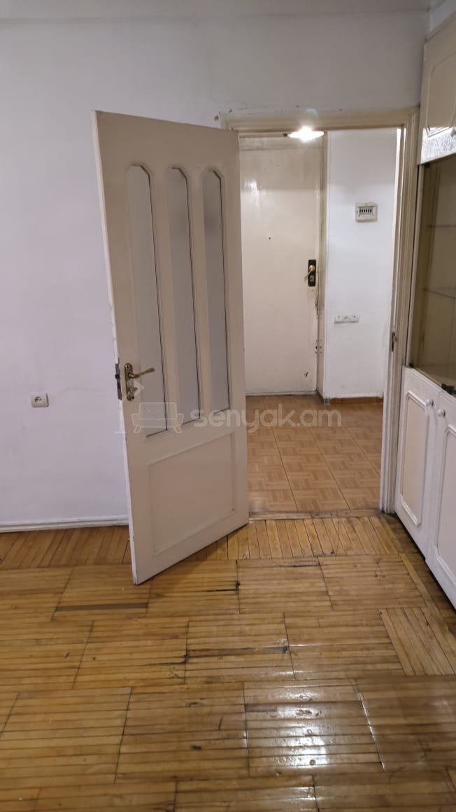 4 Սենյականոց Բնակարան, 104քմ, 2/9 հարկ, Պետական Վիճակում