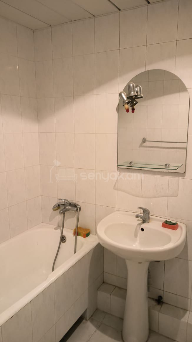 4 Սենյականոց Բնակարան, 104քմ, 2/9 հարկ, Պետական Վիճակում