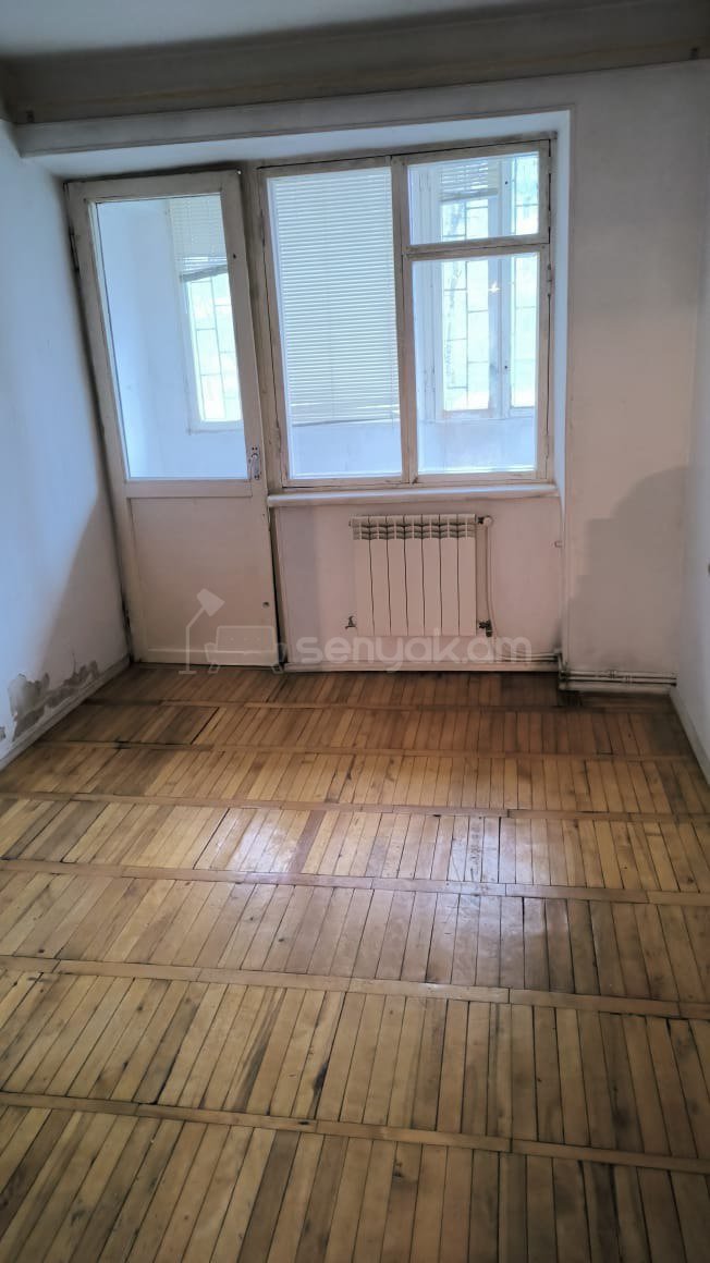 4 Սենյականոց Բնակարան, 104քմ, 2/9 հարկ, Պետական Վիճակում