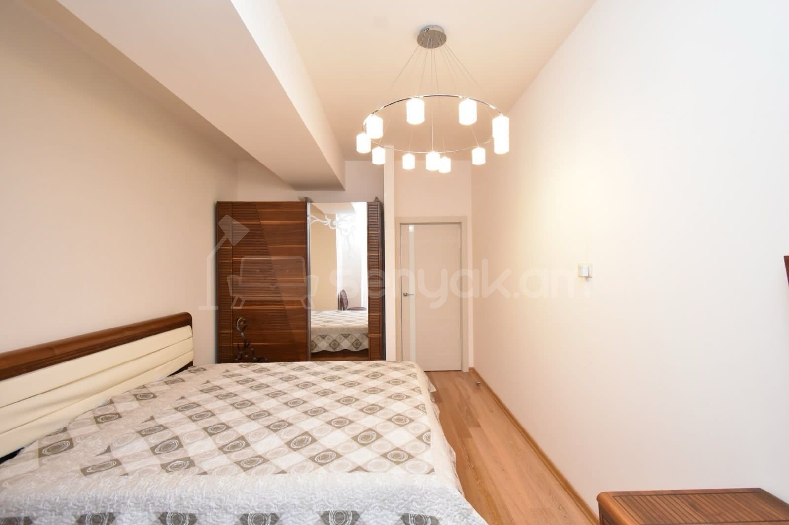 4 Սենյականոց Բնակարան Նորակառույցում, 135քմ, 5/16 հարկ, Կապիտալ Վերանորոգված, Կահավորված, Արևկող