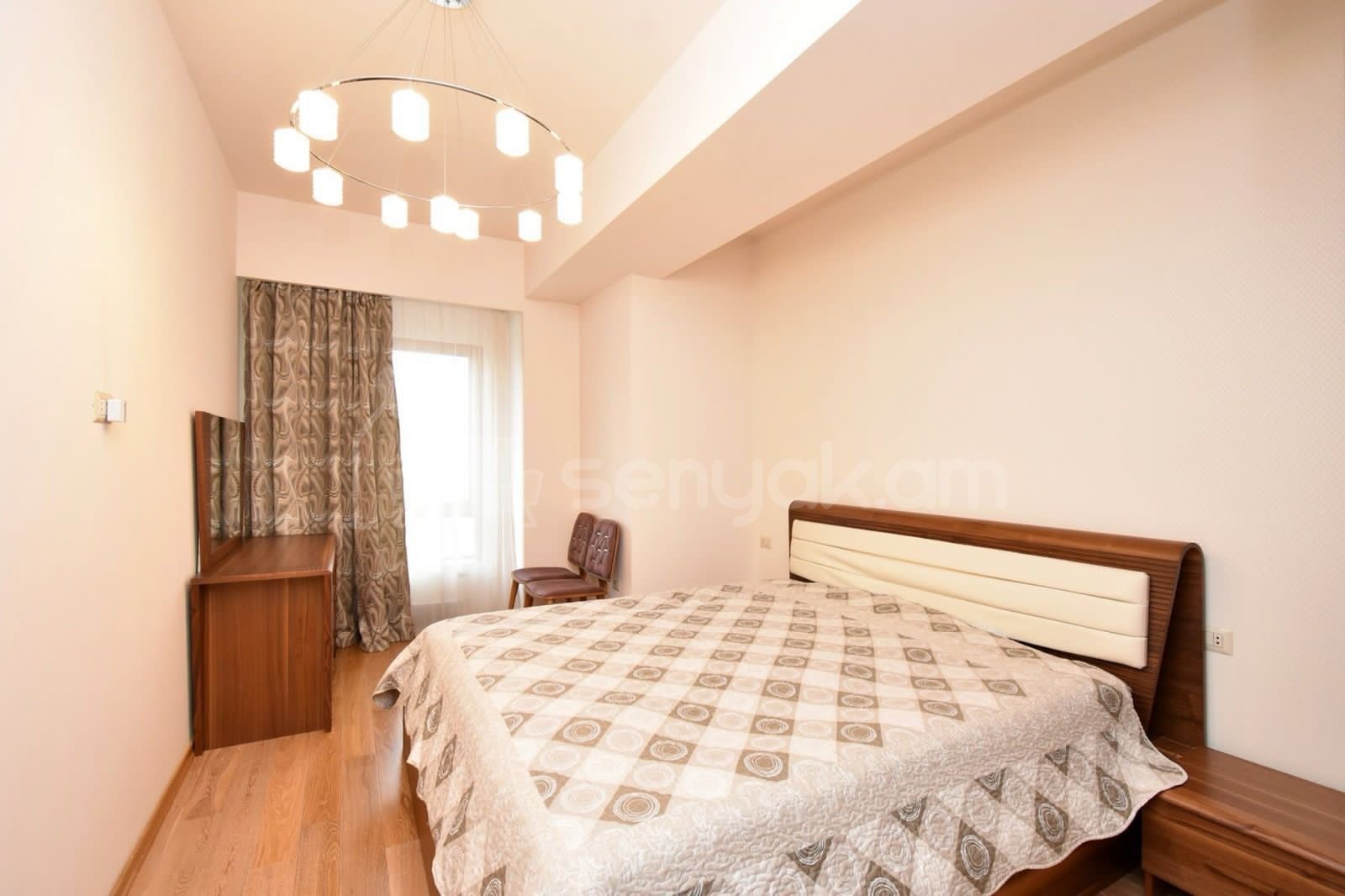 4 Սենյականոց Բնակարան Նորակառույցում, 135քմ, 5/16 հարկ, Կապիտալ Վերանորոգված, Կահավորված, Արևկող