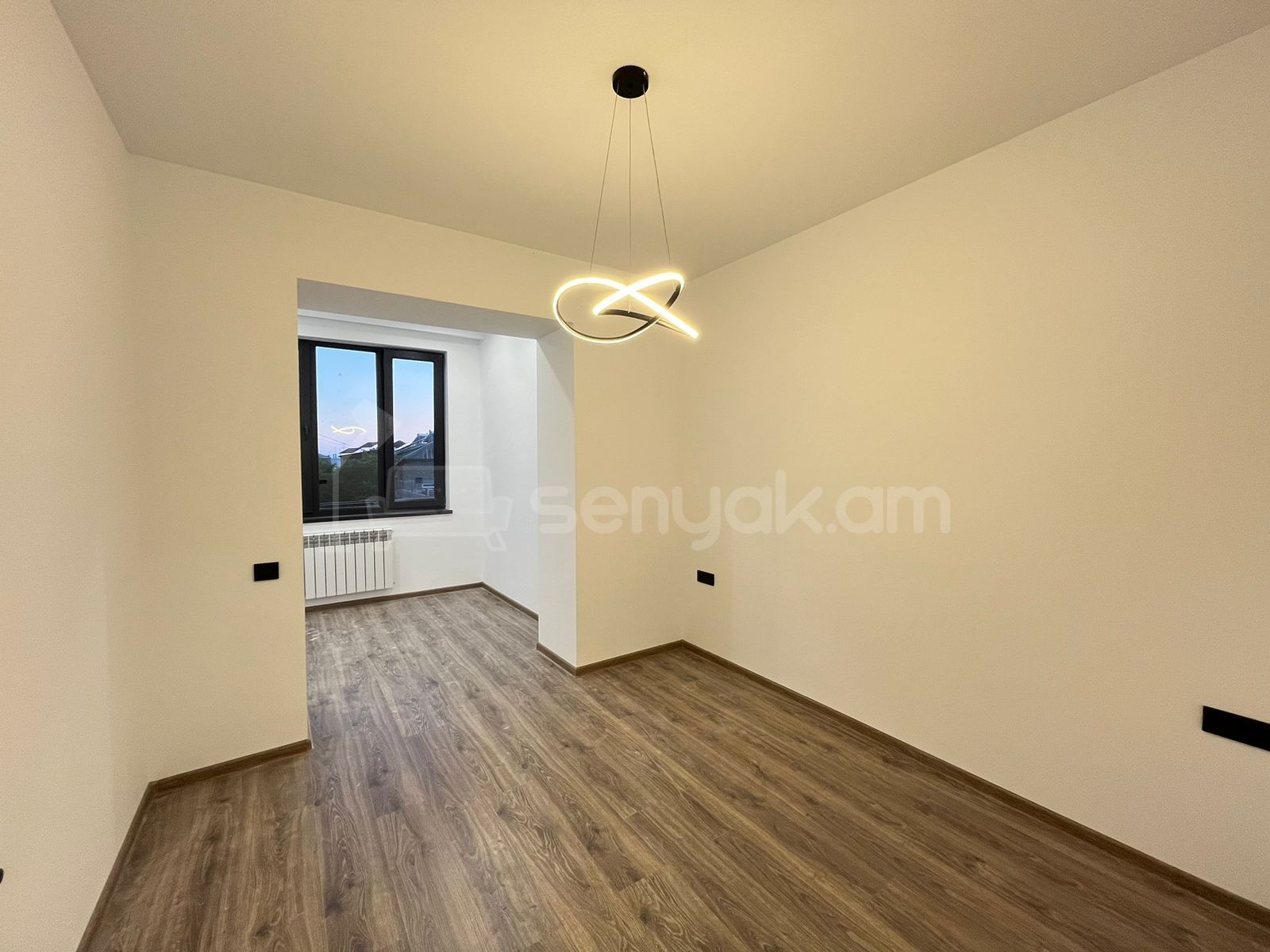 3 Սենյականոց Բնակարան Քարե Շենքում, 68քմ, 2/5 հարկ, Կապիտալ Վերանորոգված