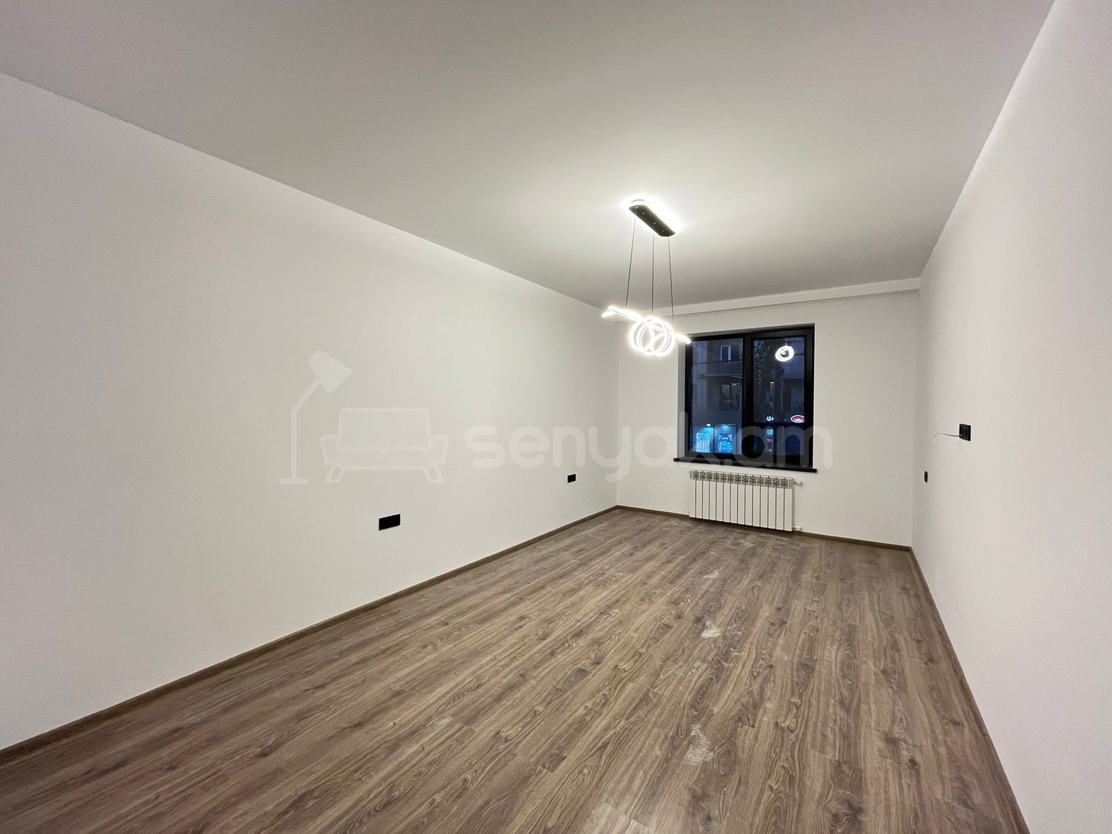 3 Սենյականոց Բնակարան Քարե Շենքում, 68քմ, 2/5 հարկ, Կապիտալ Վերանորոգված