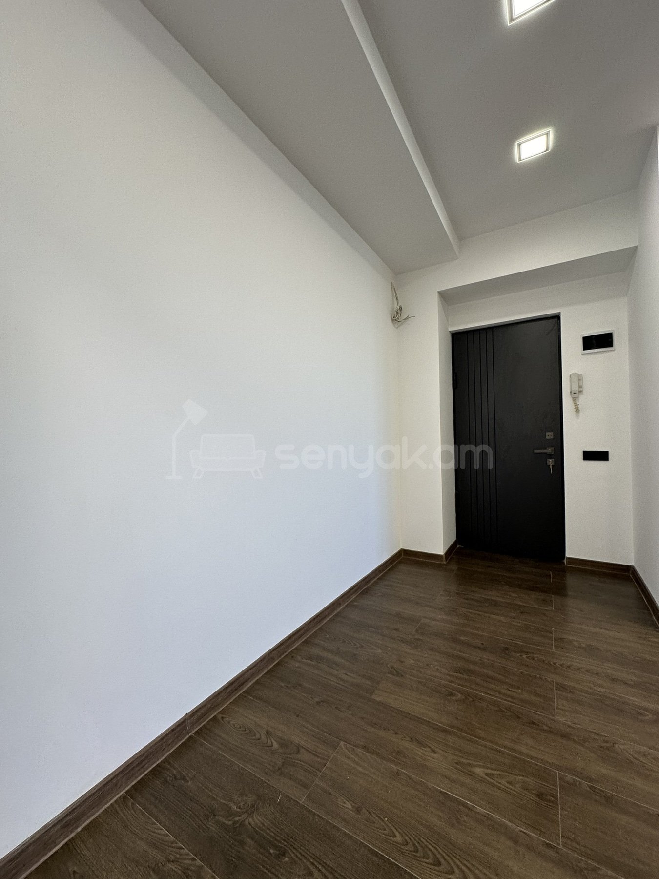 3 Սենյականոց Բնակարան Քարե Շենքում, 68քմ, 2/5 հարկ, Կապիտալ Վերանորոգված