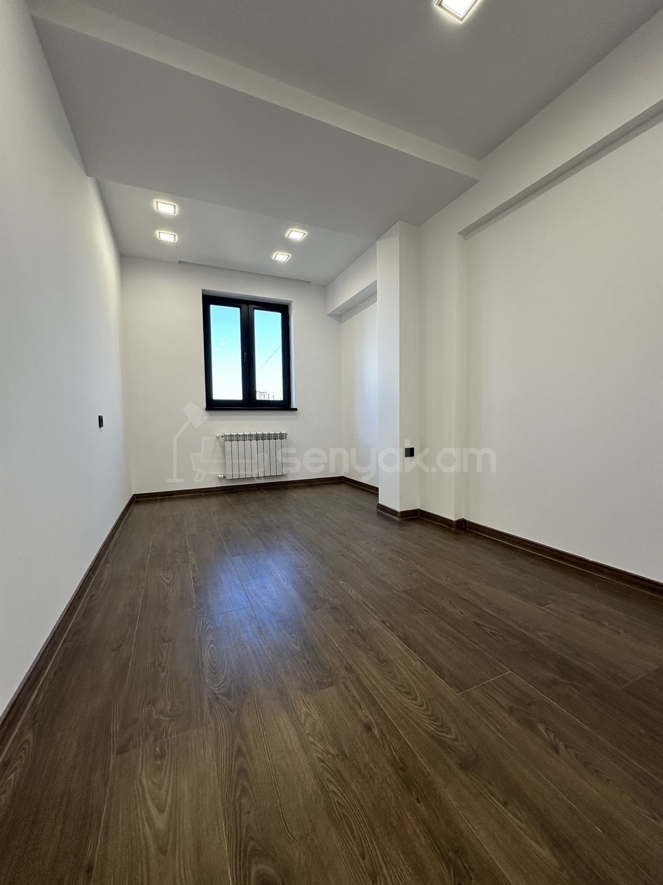 3 Սենյականոց Բնակարան Քարե Շենքում, 68քմ, 2/5 հարկ, Կապիտալ Վերանորոգված