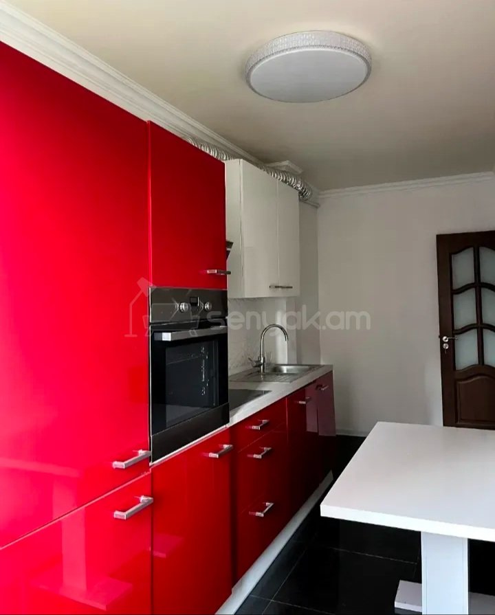 3 Սենյականոց Բնակարան, 70քմ, 5/9 հարկ, Կապիտալ Վերանորոգված