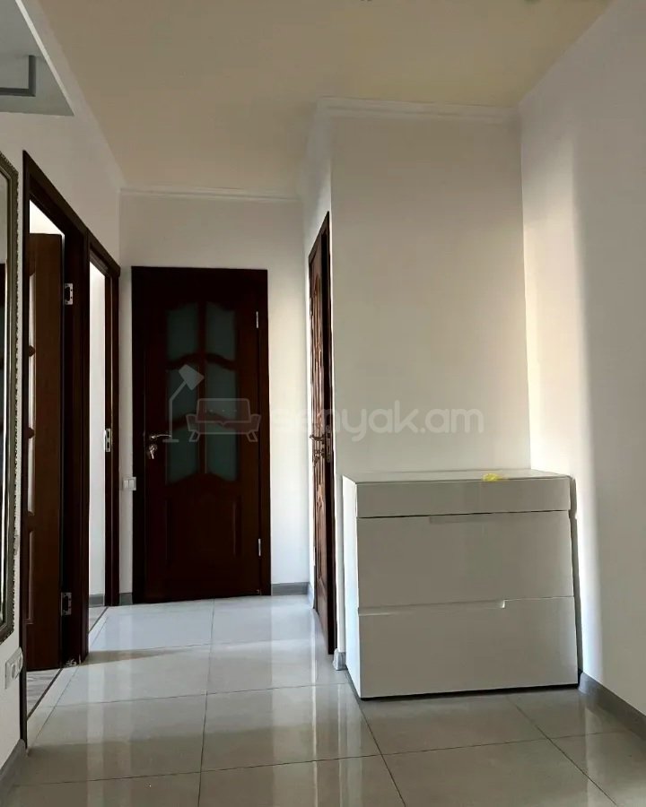 3 Սենյականոց Բնակարան, 70քմ, 5/9 հարկ, Կապիտալ Վերանորոգված
