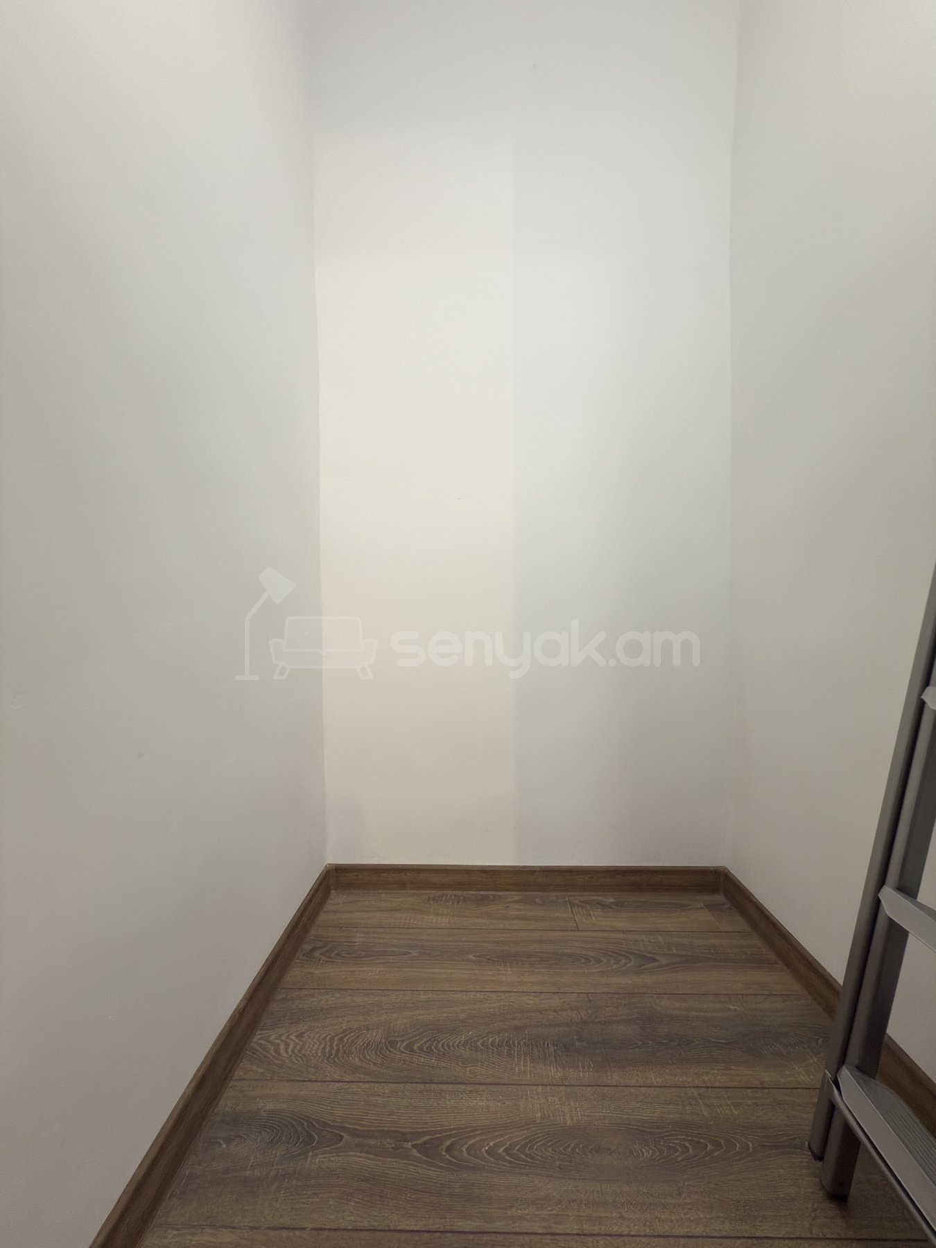 3 Սենյականոց Բնակարան Քարե Շենքում, 68քմ, 4/5 հարկ, Կապիտալ Վերանորոգված