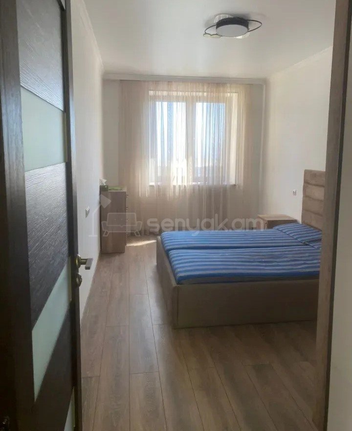 3 Սենյականոց Բնակարան Քարե Շենքում, 68քմ, 4/5 հարկ, Կապիտալ Վերանորոգված