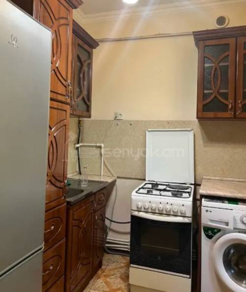 2 Սենյականոց Բնակարան Քարե Շենքում, 58քմ, 2/5 հարկ, Կոսմետիկ Վերանորոգված, Կահավորված, Արևկող
