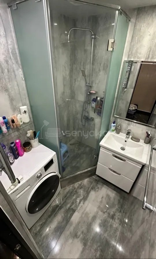 3 Սենյականոց Բնակարան Քարե Շենքում, 70քմ, 1/5 հարկ, Դիզայներական Վերանորոգված