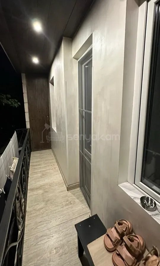 3 Սենյականոց Բնակարան Քարե Շենքում, 70քմ, 1/5 հարկ, Դիզայներական Վերանորոգված
