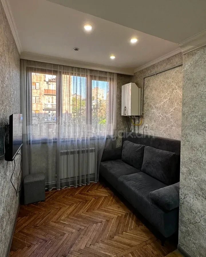 2 Սենյականոց Բնակարան Քարե Շենքում, 51քմ, 4/5 հարկ, Նորմալ Վիճակում