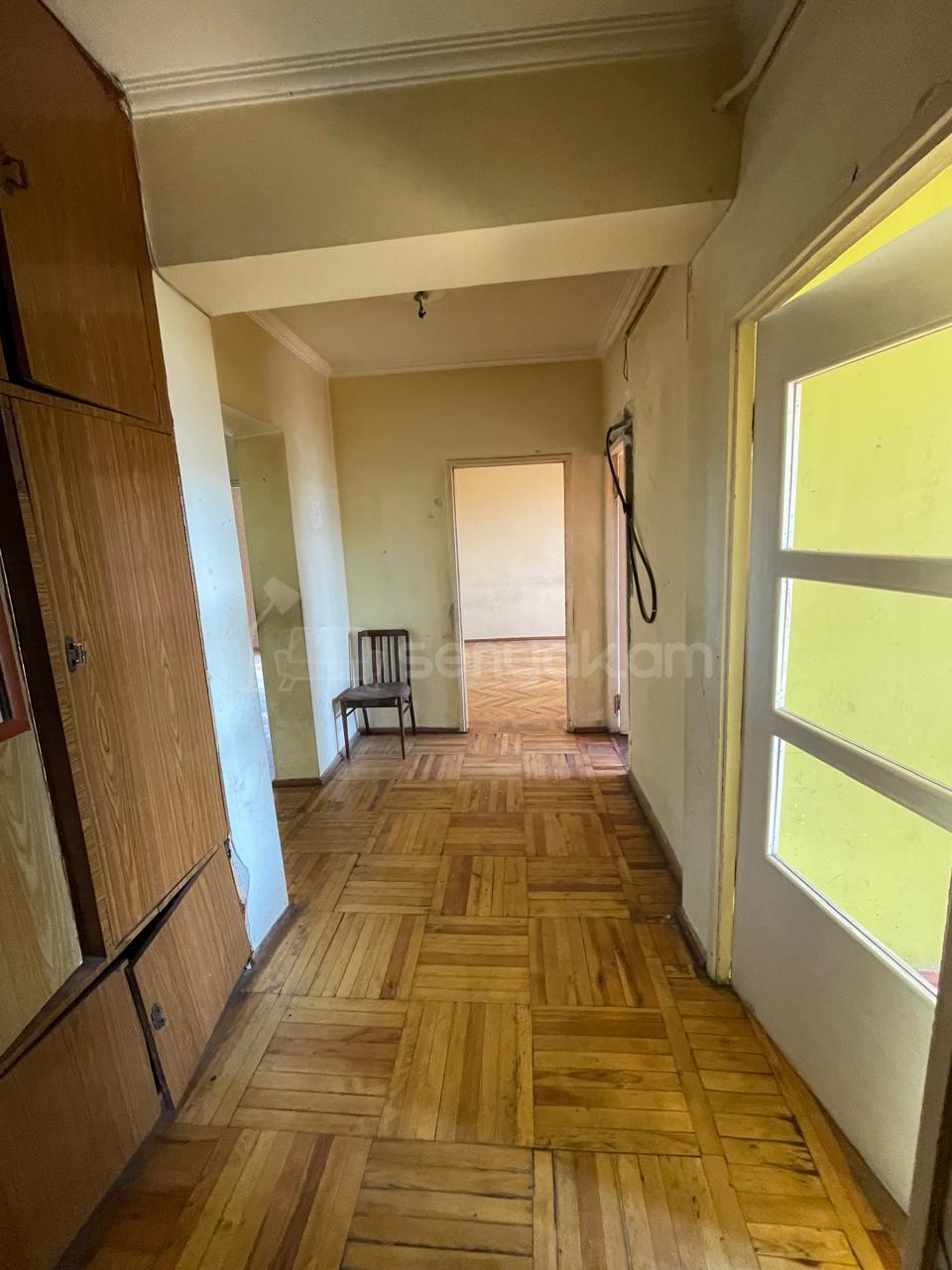 3 Սենյականոց Բնակարան, 86քմ, 7/9 հարկ, Պետական Վիճակում