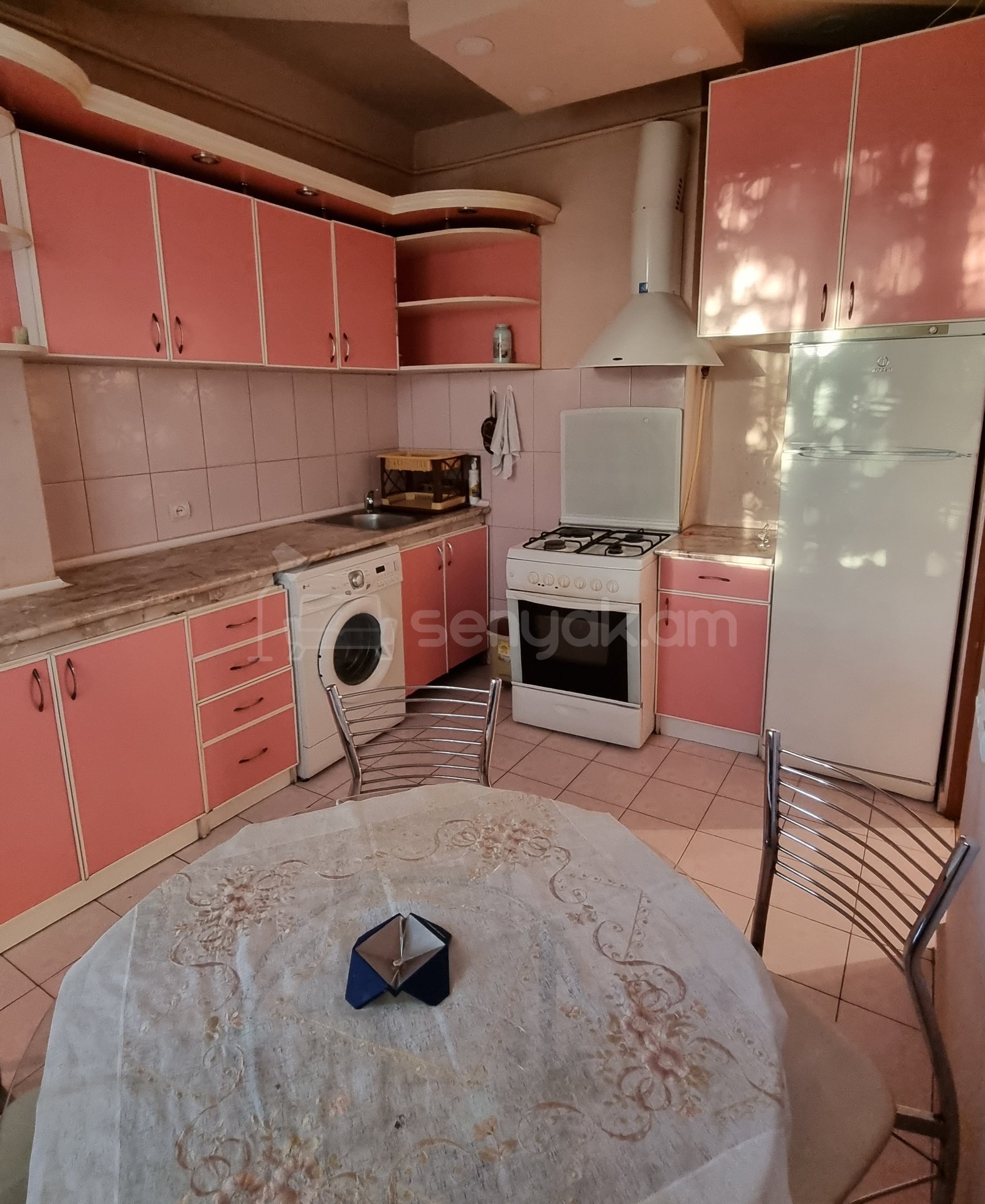 2 Սենյականոց Բնակարան, 45քմ, 3/12 հարկ, Կոսմետիկ Վերանորոգված, Կահավորված