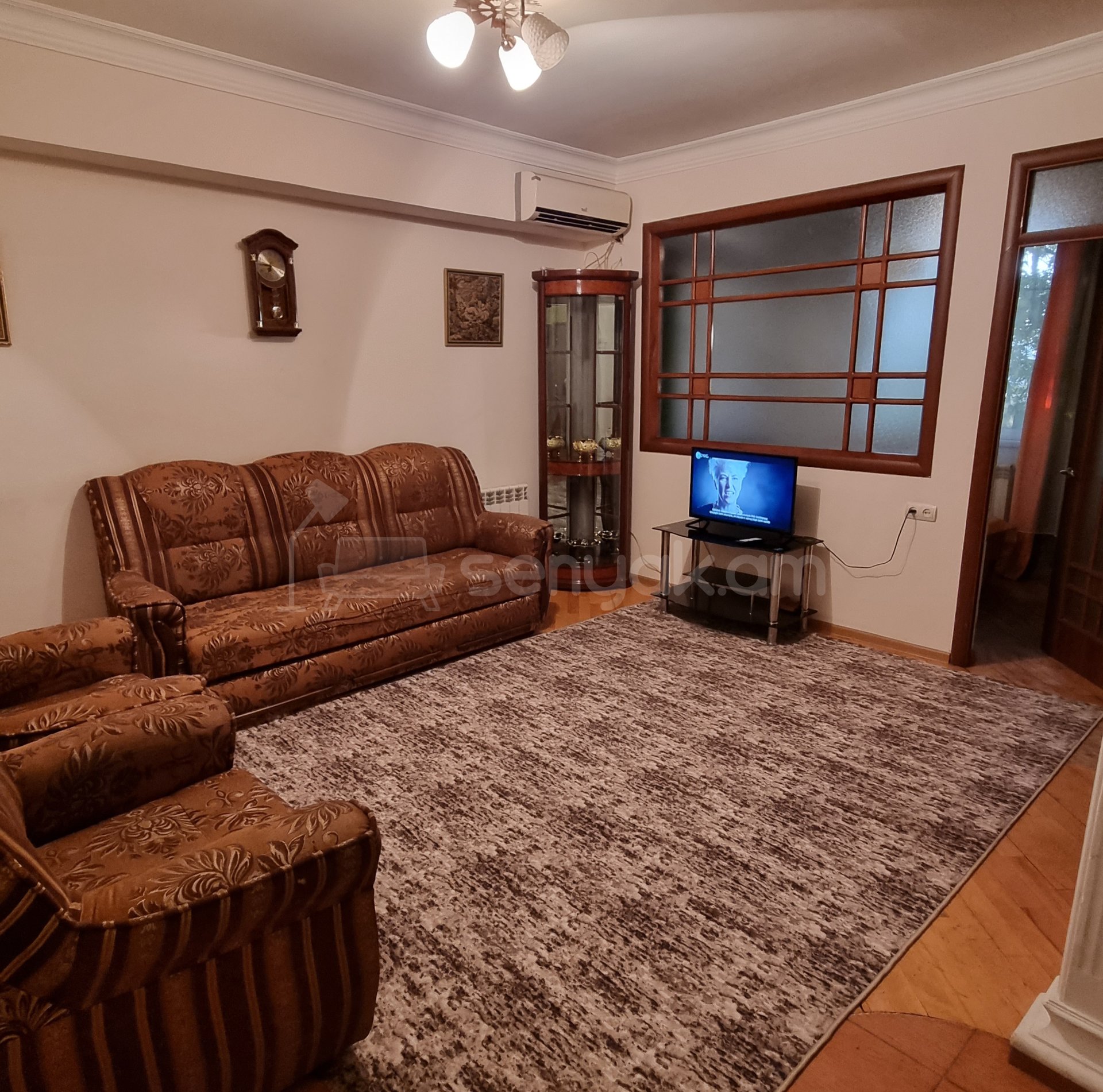 2 Սենյականոց Բնակարան, 45քմ, 3/12 հարկ, Կոսմետիկ Վերանորոգված, Կահավորված