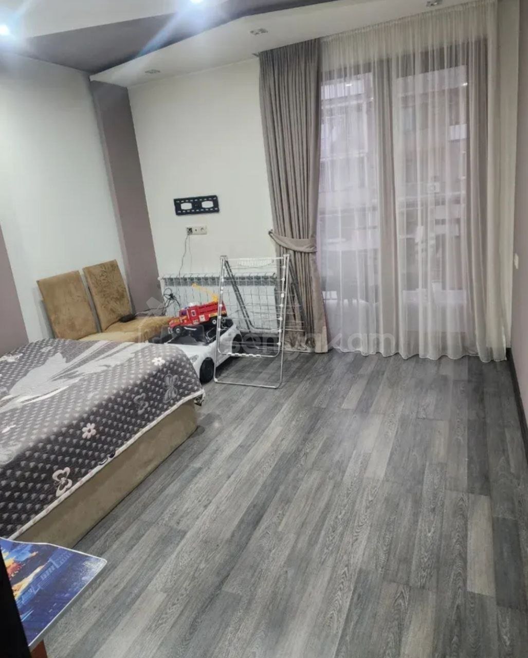 4 Սենյականոց Բնակարան Քարե Շենքում, 140քմ, 4/5 հարկ, Կապիտալ Վերանորոգված, Կահավորված, Արևկող