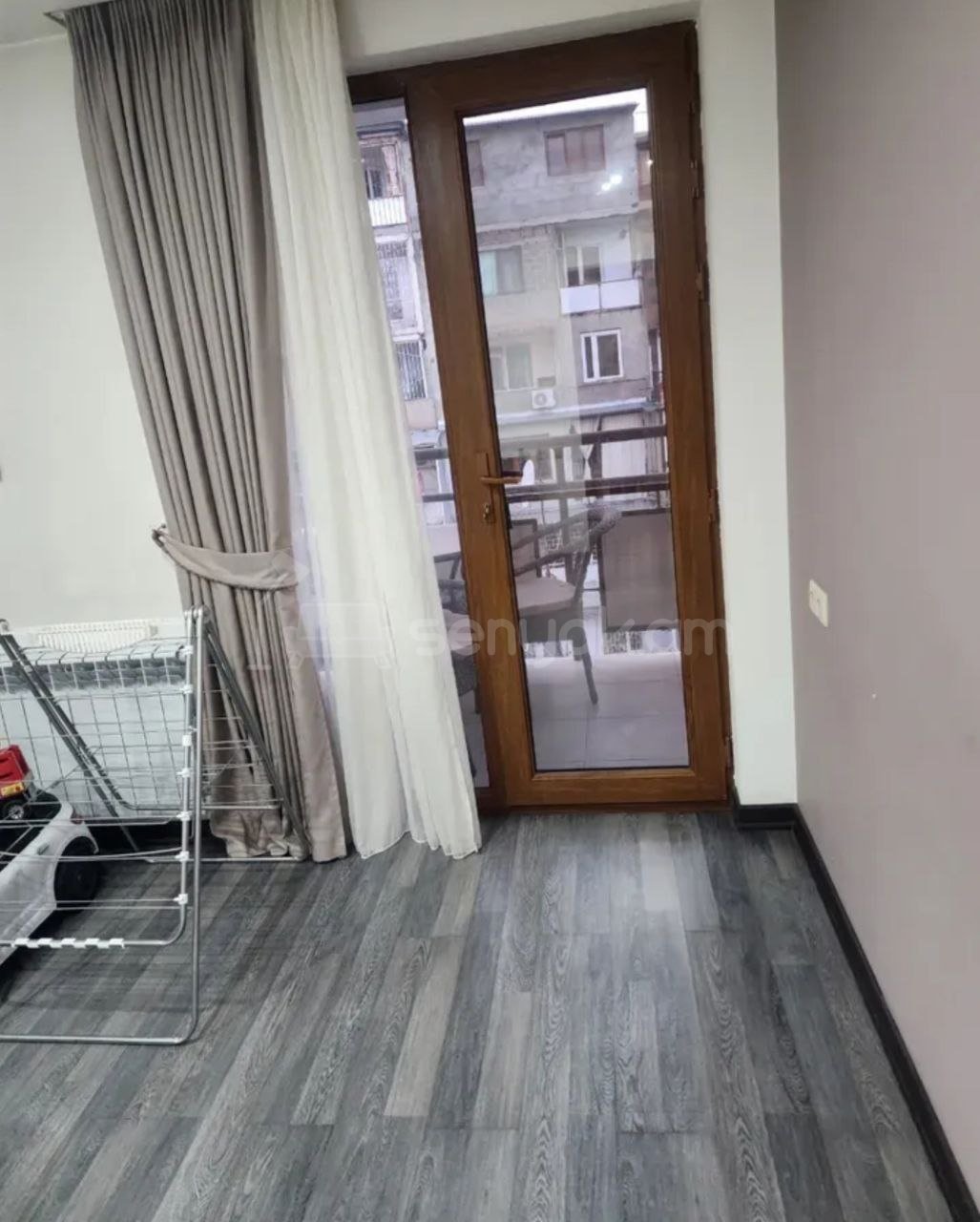 4 Սենյականոց Բնակարան Քարե Շենքում, 140քմ, 4/5 հարկ, Կապիտալ Վերանորոգված, Կահավորված, Արևկող