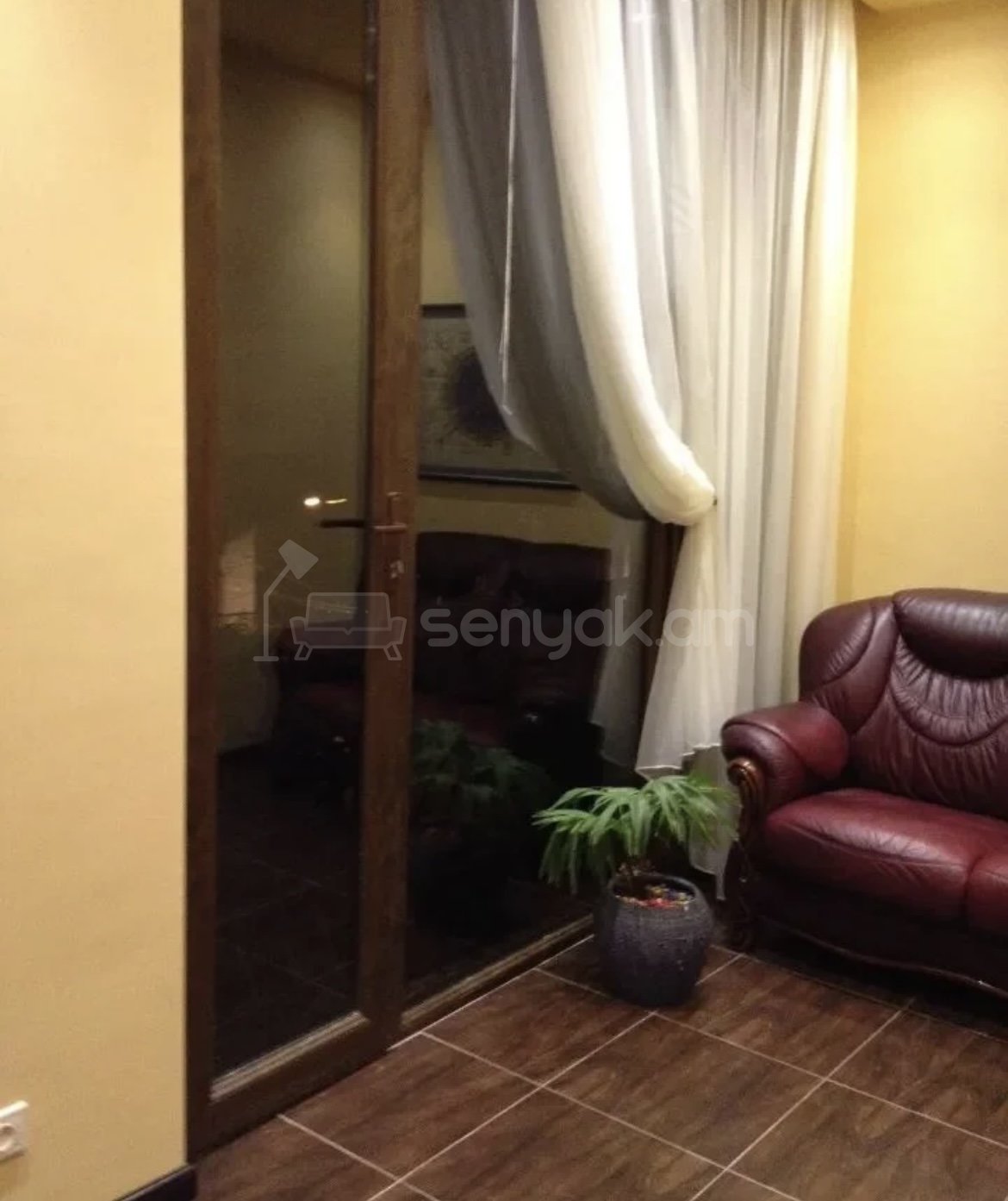 3 Սենյականոց Բնակարան Քարե Շենքում, 85քմ, 4/6 հարկ, Դիզայներական Վերանորոգված, Կահավորված