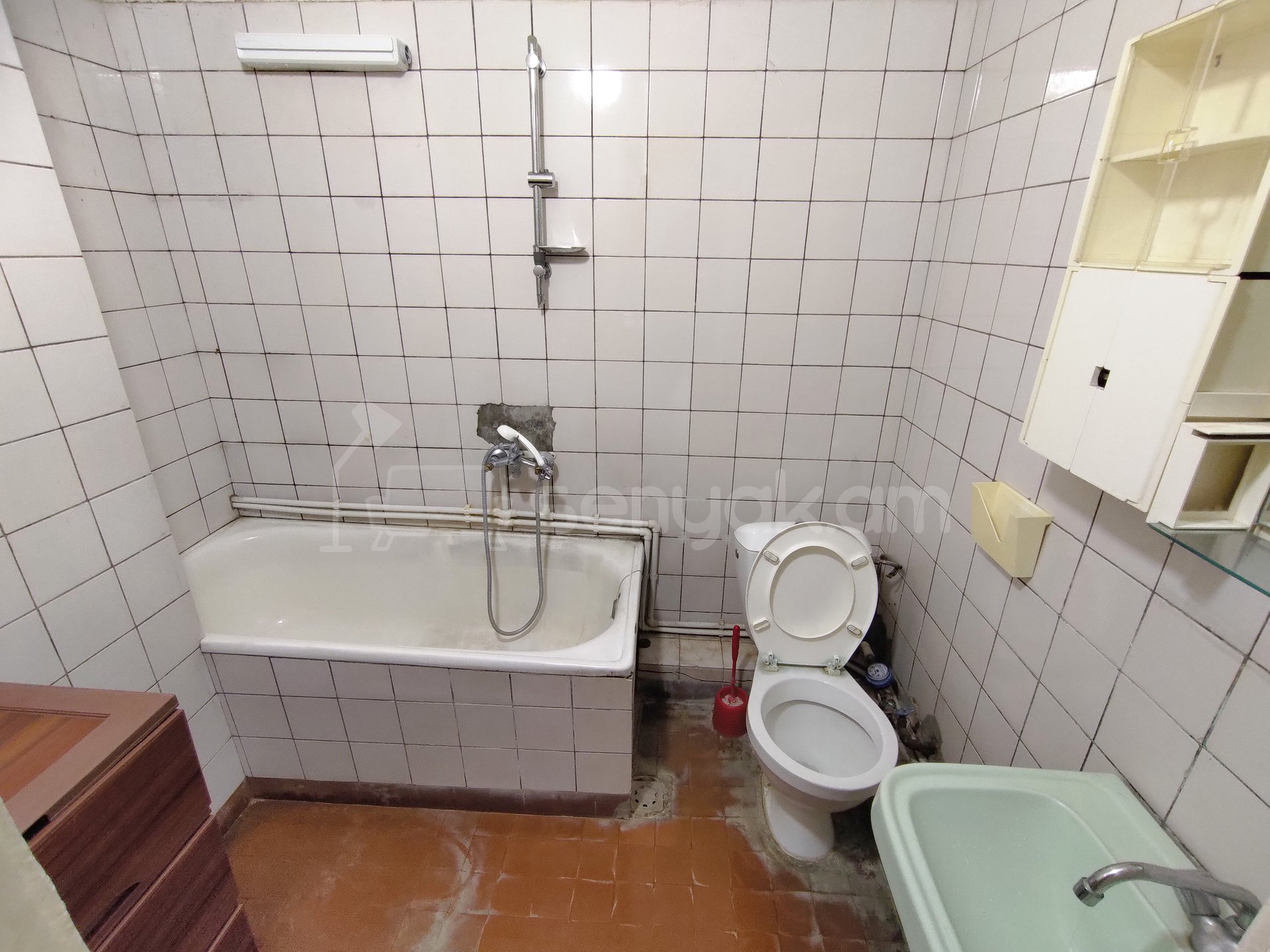 1 Սենյականոց Բնակարան, 42քմ, 5/9 հարկ, Պետական Վիճակում