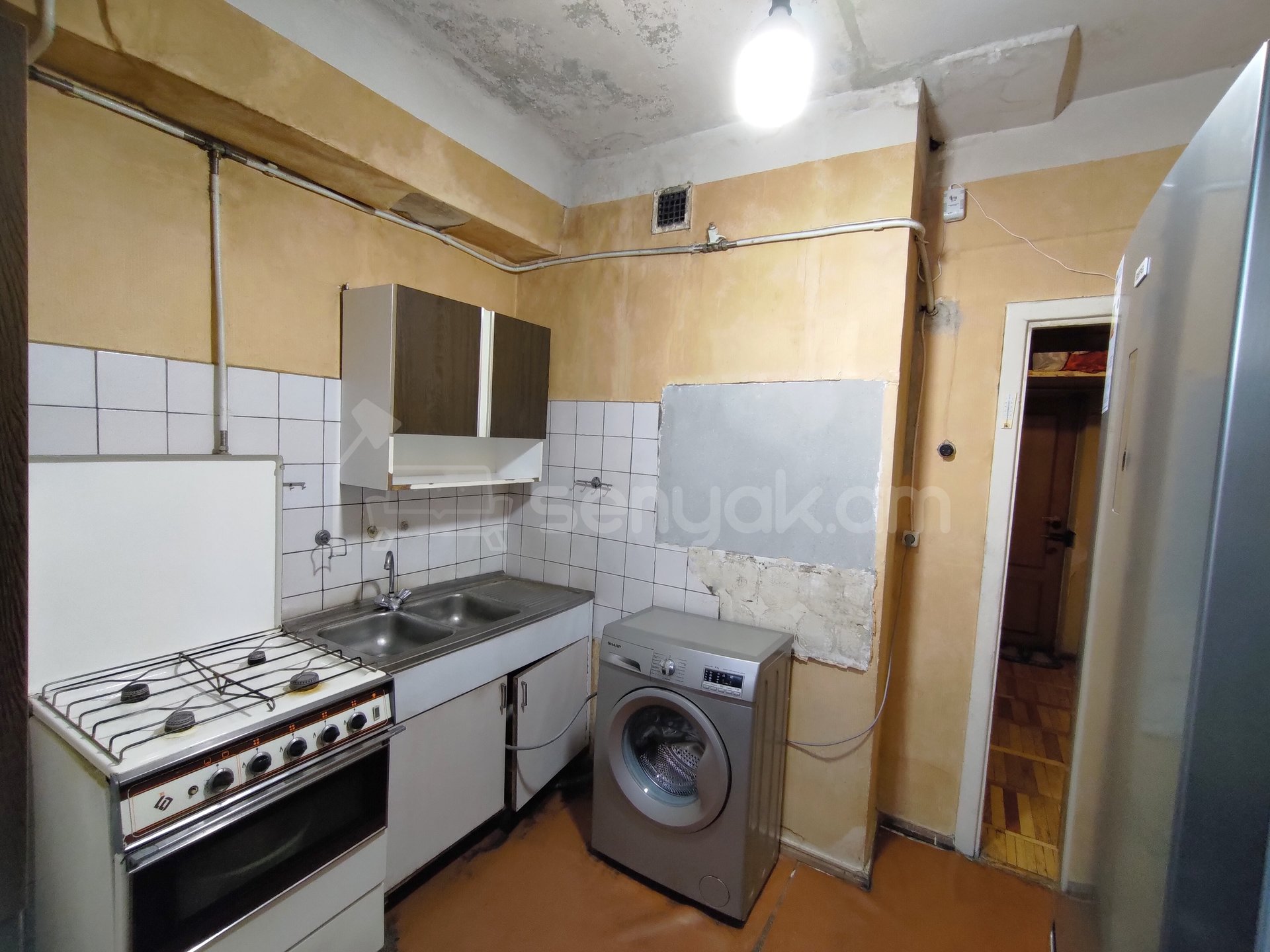 1 Սենյականոց Բնակարան, 42քմ, 5/9 հարկ, Պետական Վիճակում