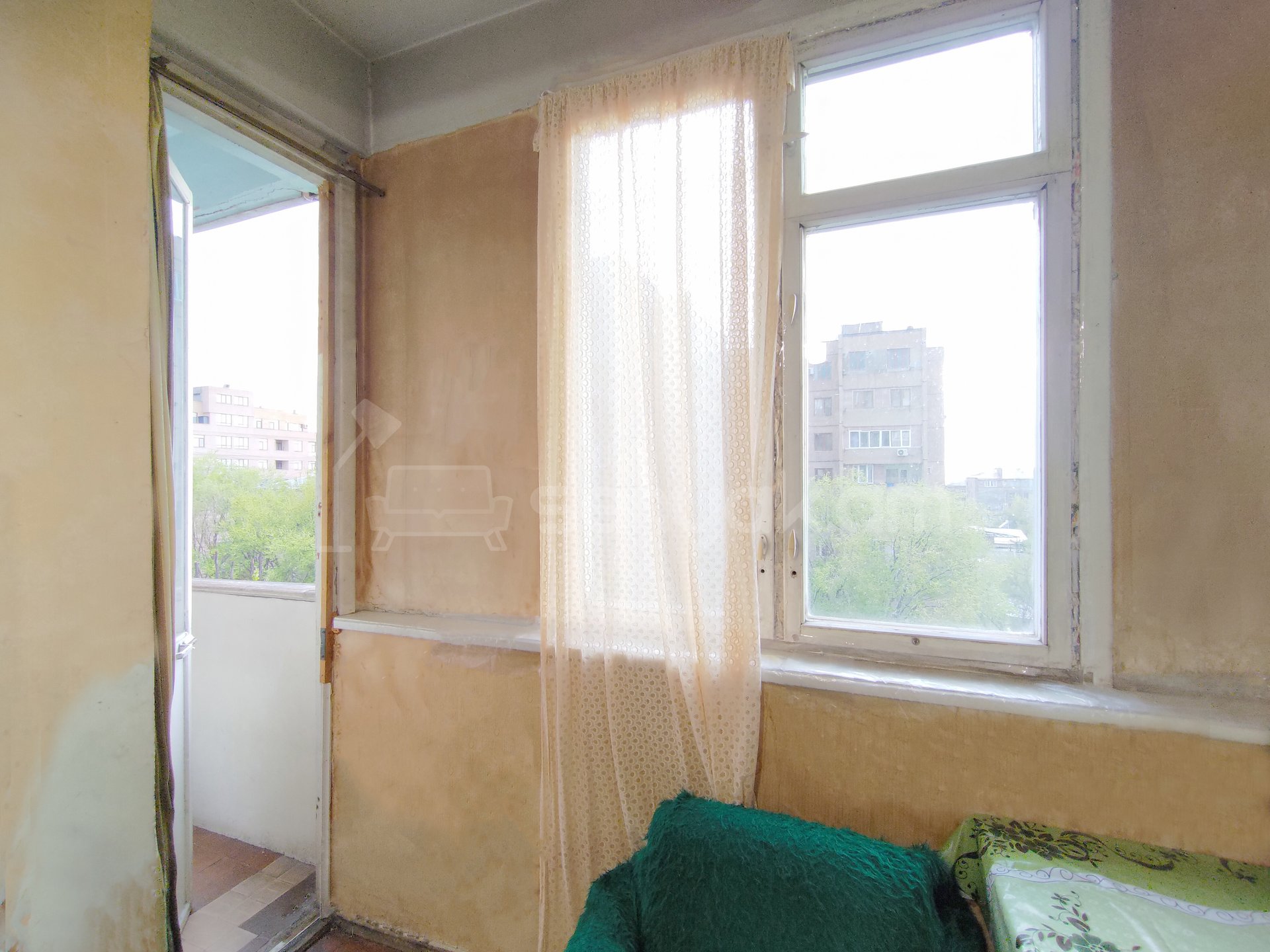 1 Սենյականոց Բնակարան, 42քմ, 5/9 հարկ, Պետական Վիճակում