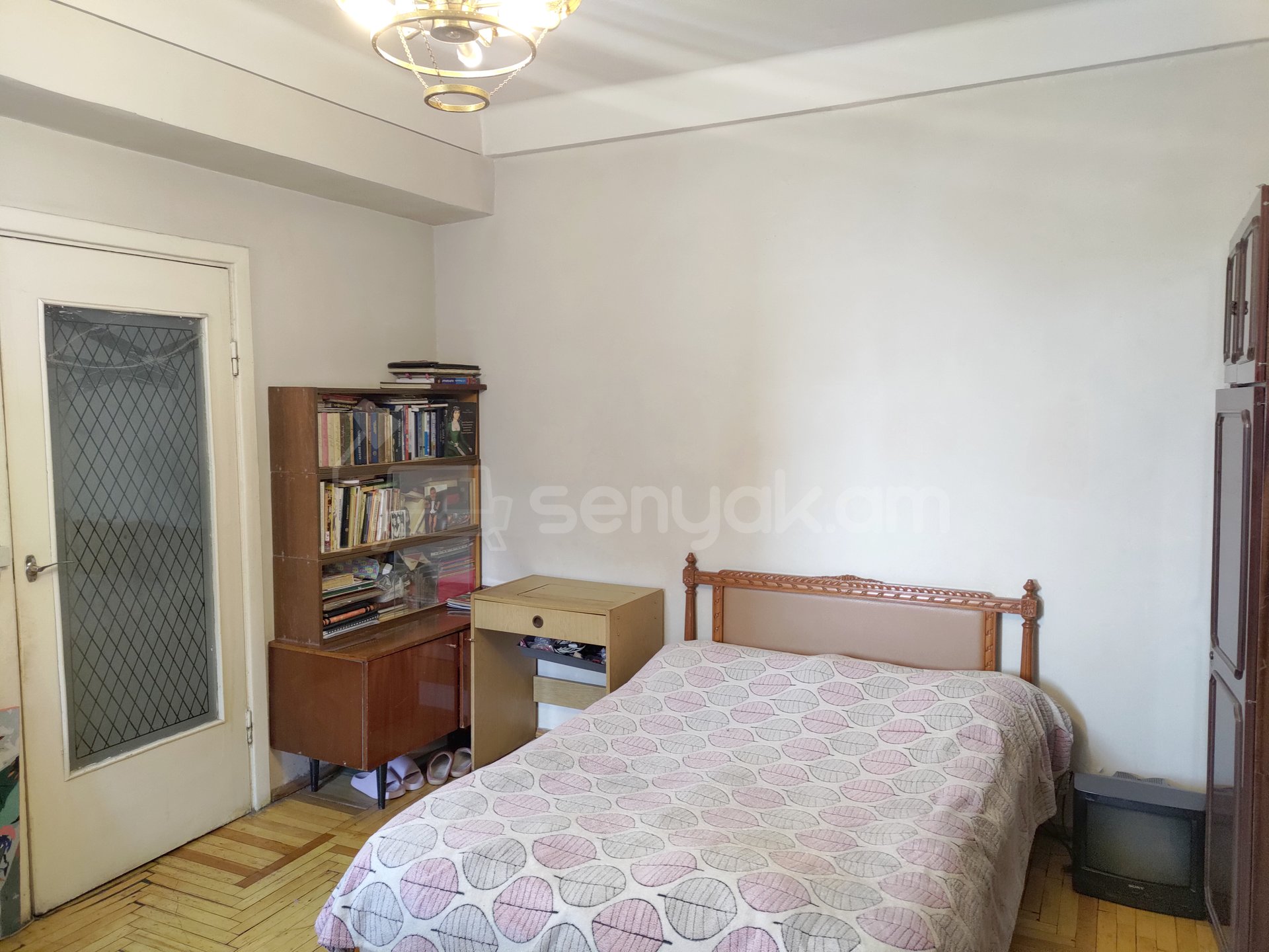 1 Սենյականոց Բնակարան, 42քմ, 5/9 հարկ, Պետական Վիճակում