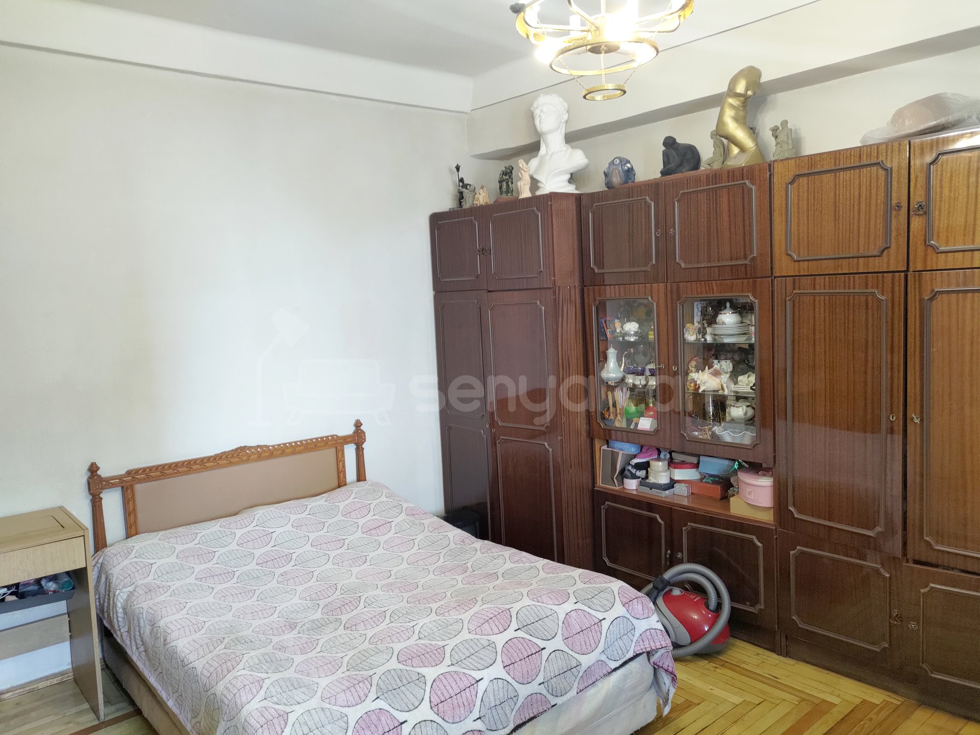 1 Սենյականոց Բնակարան, 42քմ, 5/9 հարկ, Պետական Վիճակում
