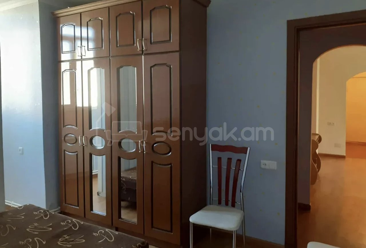 3 Սենյականոց Բնակարան Քարե Շենքում, 62քմ, 5/5 հարկ, Կապիտալ Վերանորոգված, Կահավորված, Արևկող