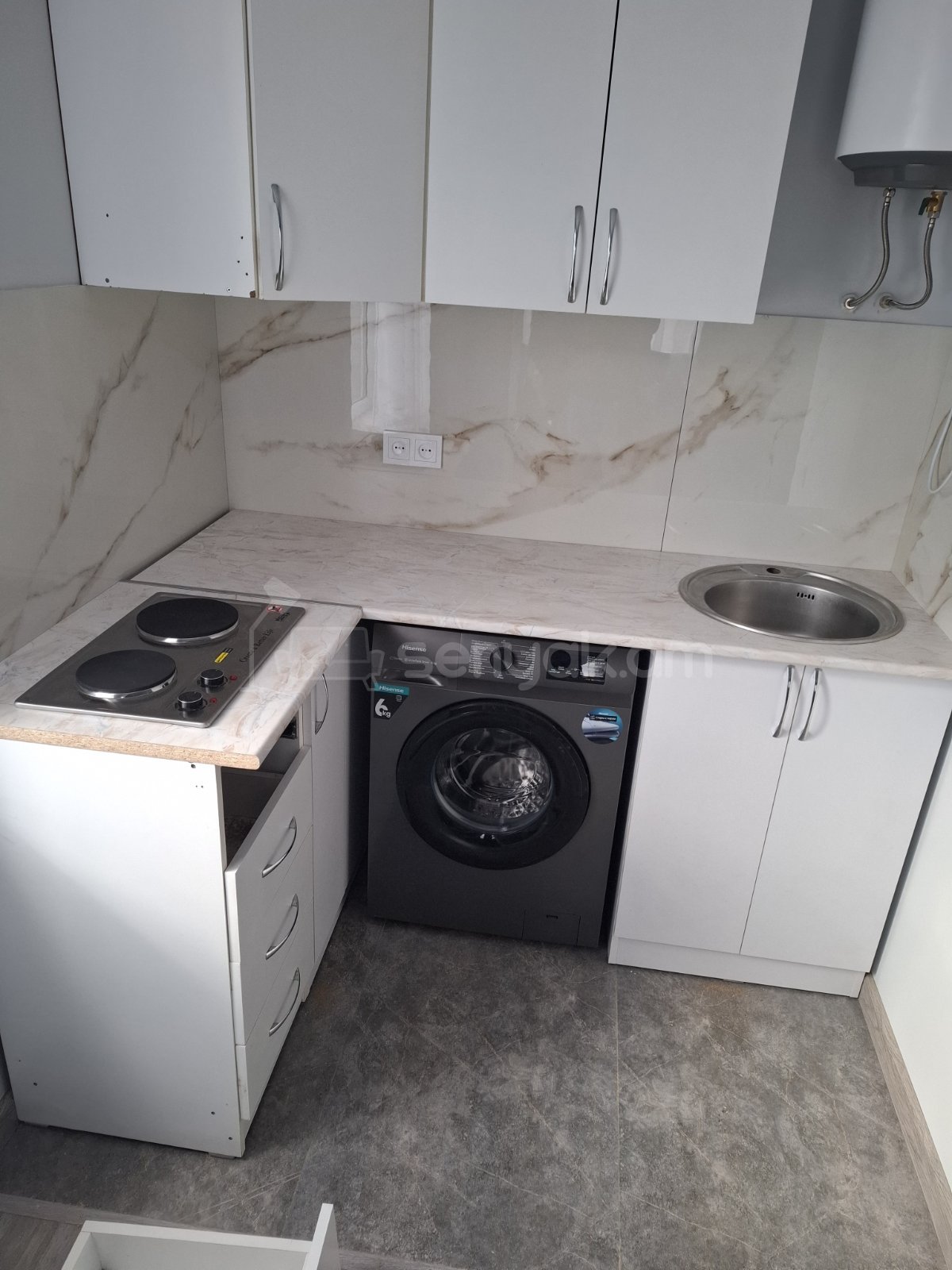 2 Սենյականոց Բնակարան Քարե Շենքում, 54քմ, 1/1 հարկ, Նորմալ Վիճակում, Կահավորված, Արևկող