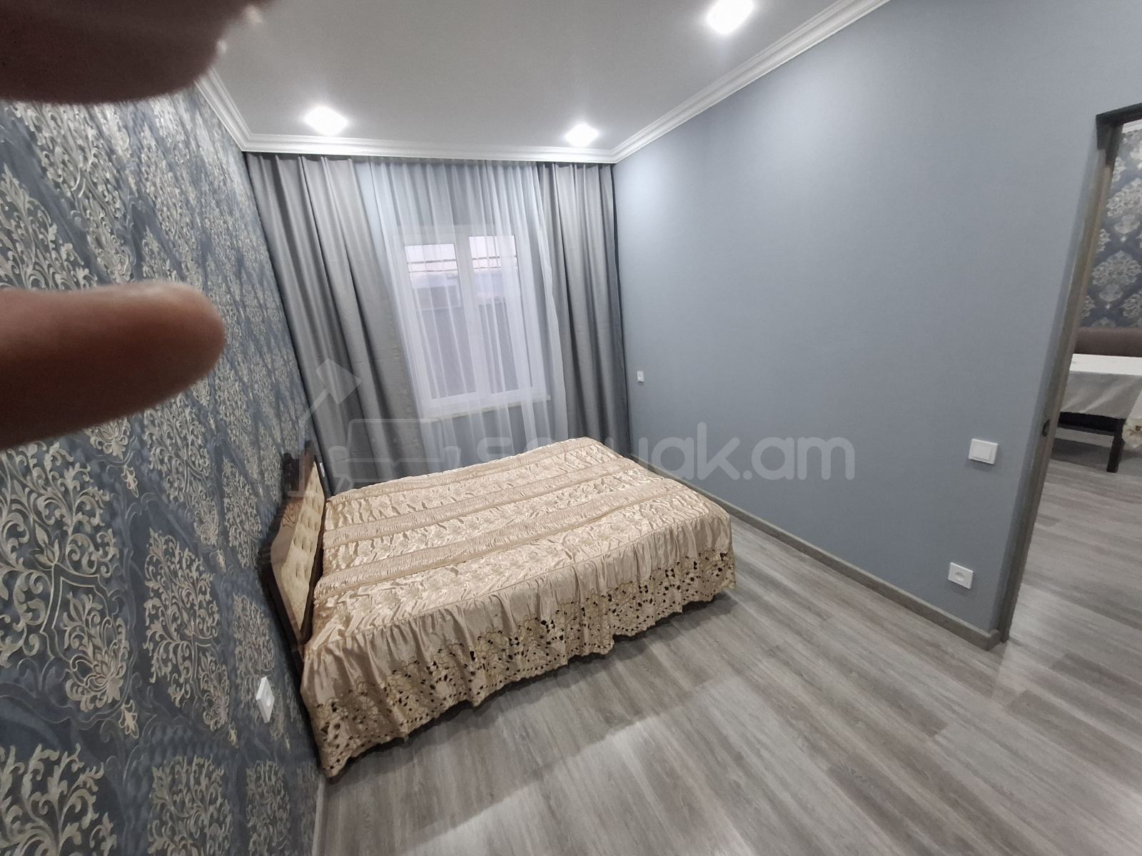 2 Սենյականոց Բնակարան Քարե Շենքում, 54քմ, 1/1 հարկ, Նորմալ Վիճակում, Կահավորված, Արևկող