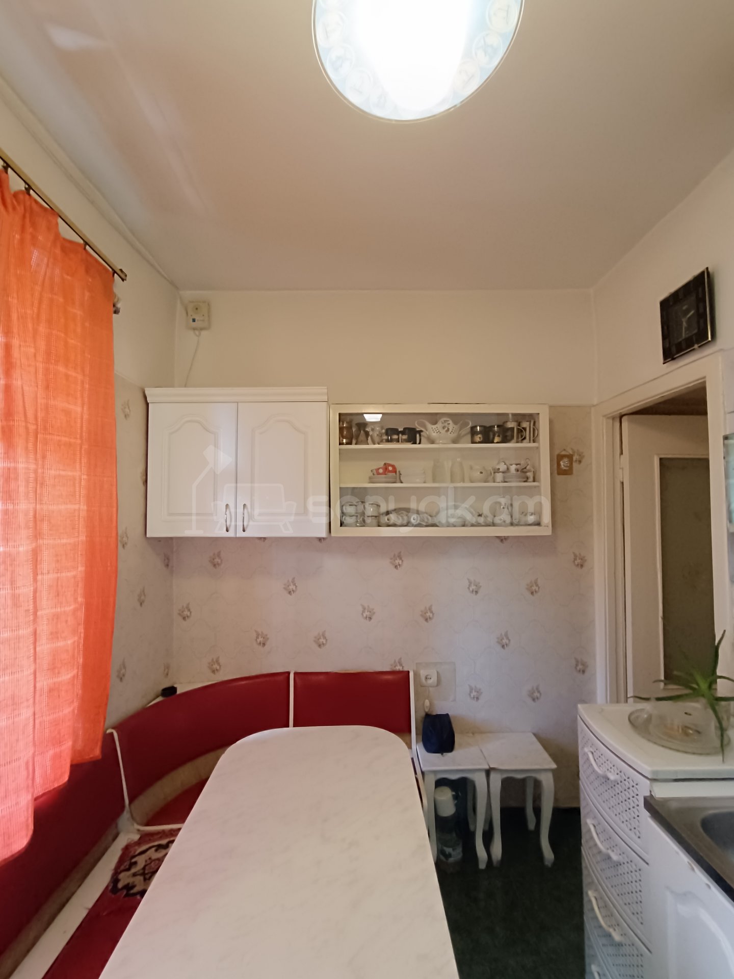 3 Սենյականոց Բնակարան Քարե Շենքում, 74քմ, 5/5 հարկ, Կոսմետիկ Վերանորոգված
