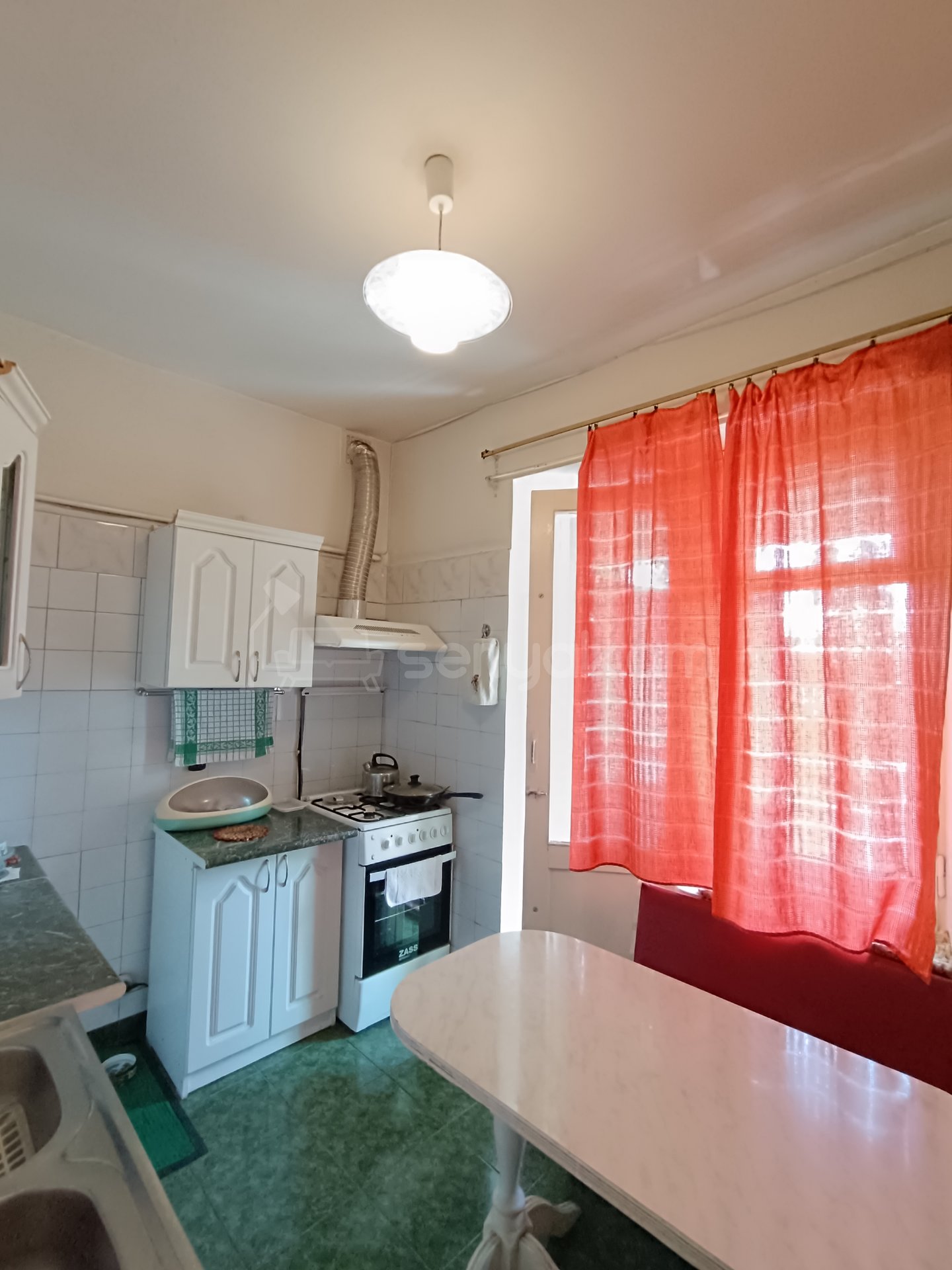 3 Սենյականոց Բնակարան Քարե Շենքում, 74քմ, 5/5 հարկ, Կոսմետիկ Վերանորոգված