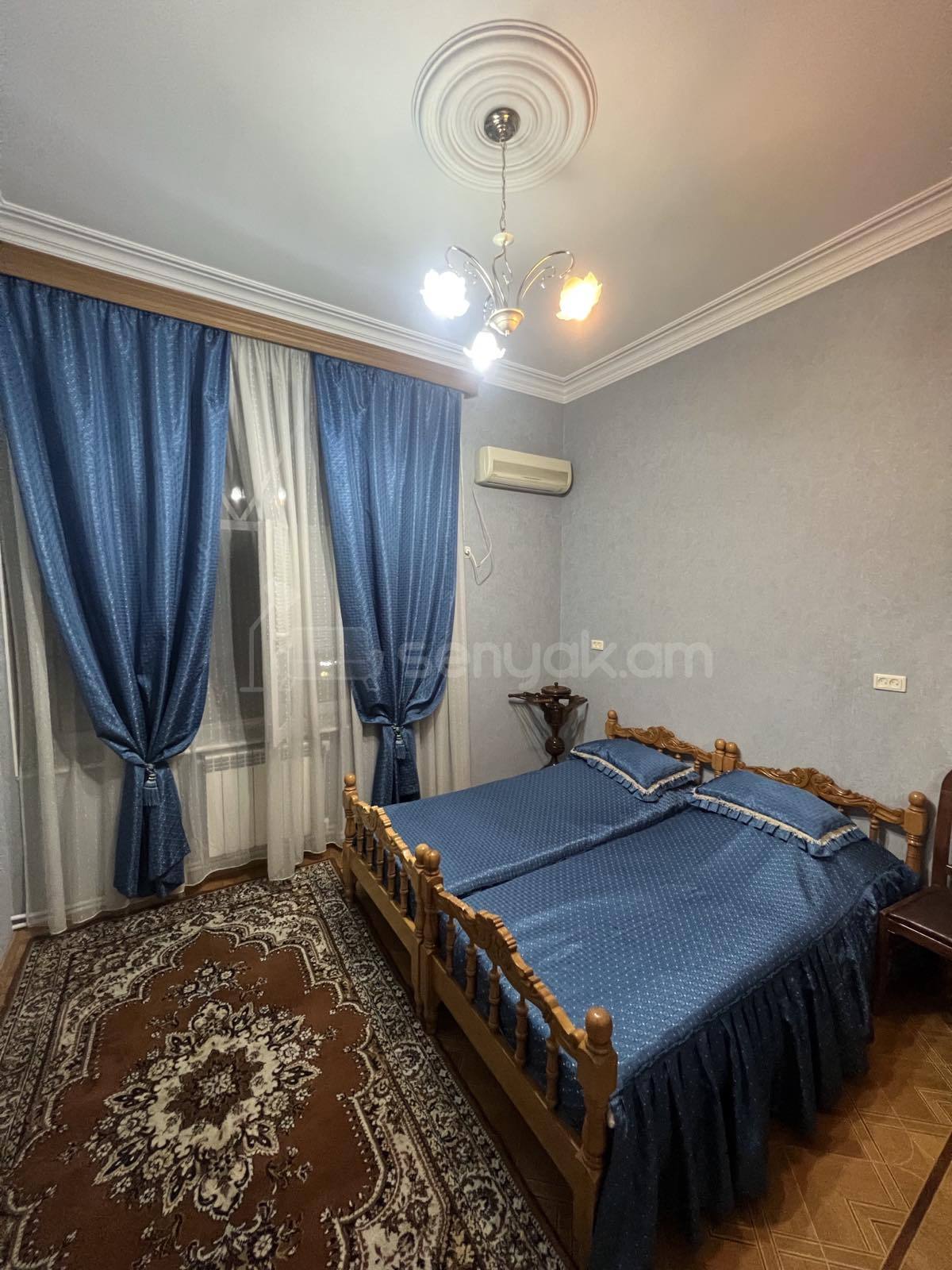 2 Սենյականոց Բնակարան Քարե Շենքում, 70քմ, 3/5 հարկ, Նորմալ Վիճակում, Կահավորված