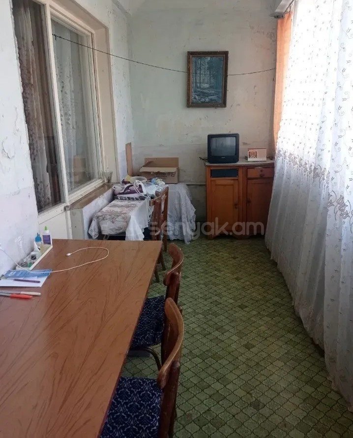 4 Սենյականոց Բնակարան, 91քմ, 3/9 հարկ, Պետական Վիճակում