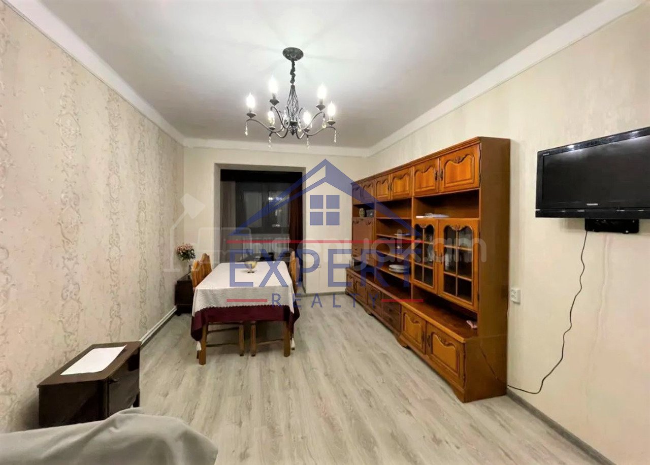 3 Սենյականոց Բնակարան Քարե Շենքում, 73քմ, 3/6 հարկ, Կապիտալ Վերանորոգված