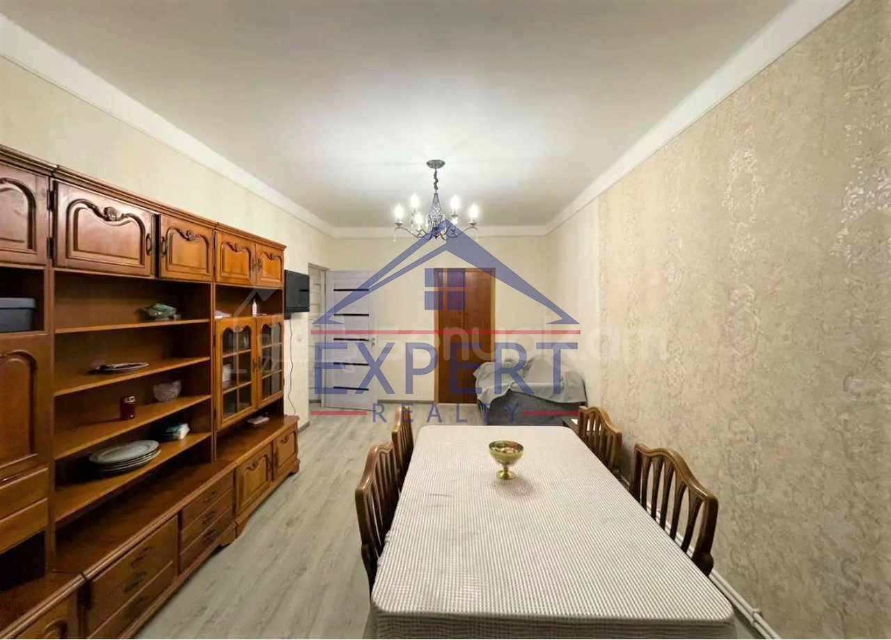 3 Սենյականոց Բնակարան Քարե Շենքում, 73քմ, 3/6 հարկ, Կապիտալ Վերանորոգված