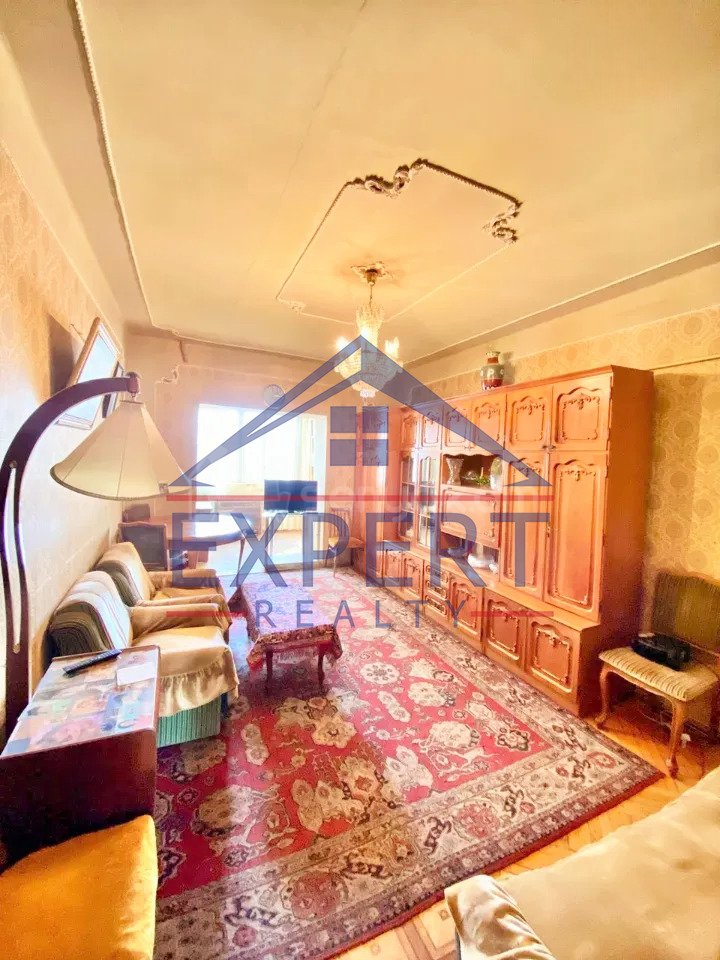 3 Սենյականոց Բնակարան Քարե Շենքում, 76քմ, 3/5 հարկ, Նորմալ Վիճակում