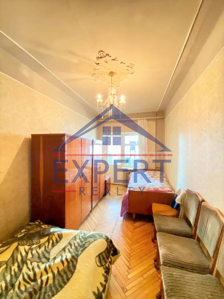 3 Սենյականոց Բնակարան Քարե Շենքում, 76քմ, 3/5 հարկ, Նորմալ Վիճակում