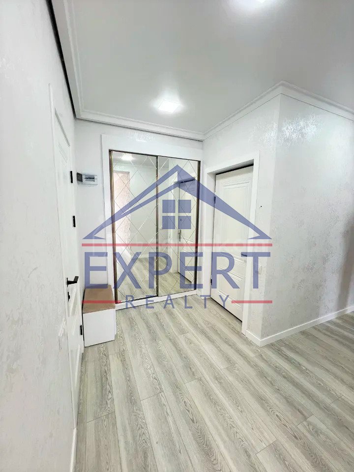 3 Սենյականոց Բնակարան Քարե Շենքում, 69քմ, 5/5 հարկ, Կապիտալ Վերանորոգված