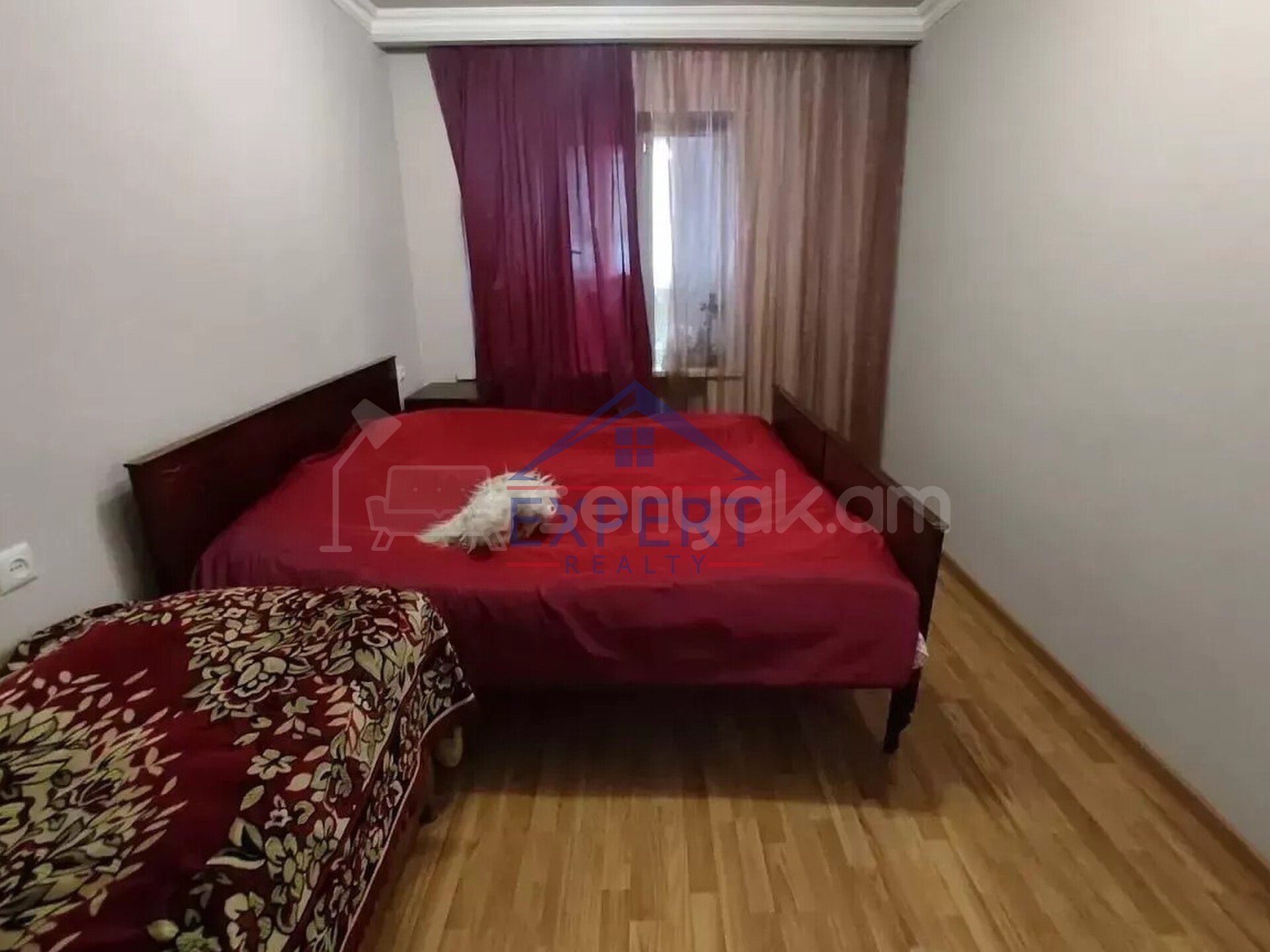 3 Սենյականոց Բնակարան Քարե Շենքում, 76քմ, 5/5 հարկ, Կապիտալ Վերանորոգված