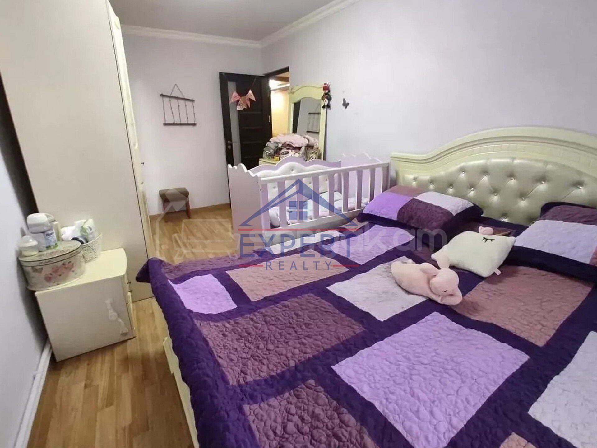 3 Սենյականոց Բնակարան Քարե Շենքում, 76քմ, 5/5 հարկ, Կապիտալ Վերանորոգված