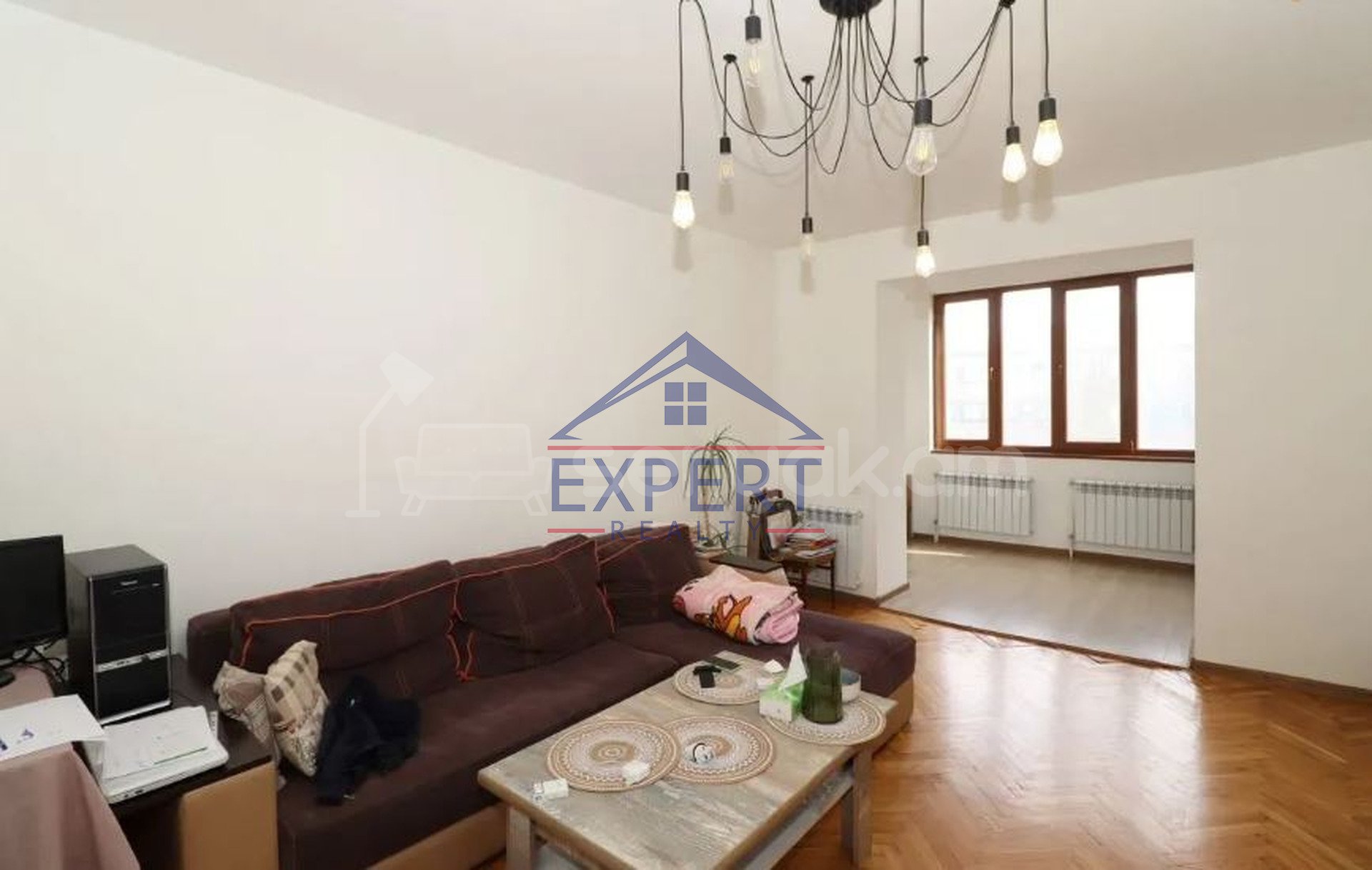 5 Սենյականոց Բնակարան Քարե Շենքում, 118քմ, 5/5 հարկ, Կապիտալ Վերանորոգված