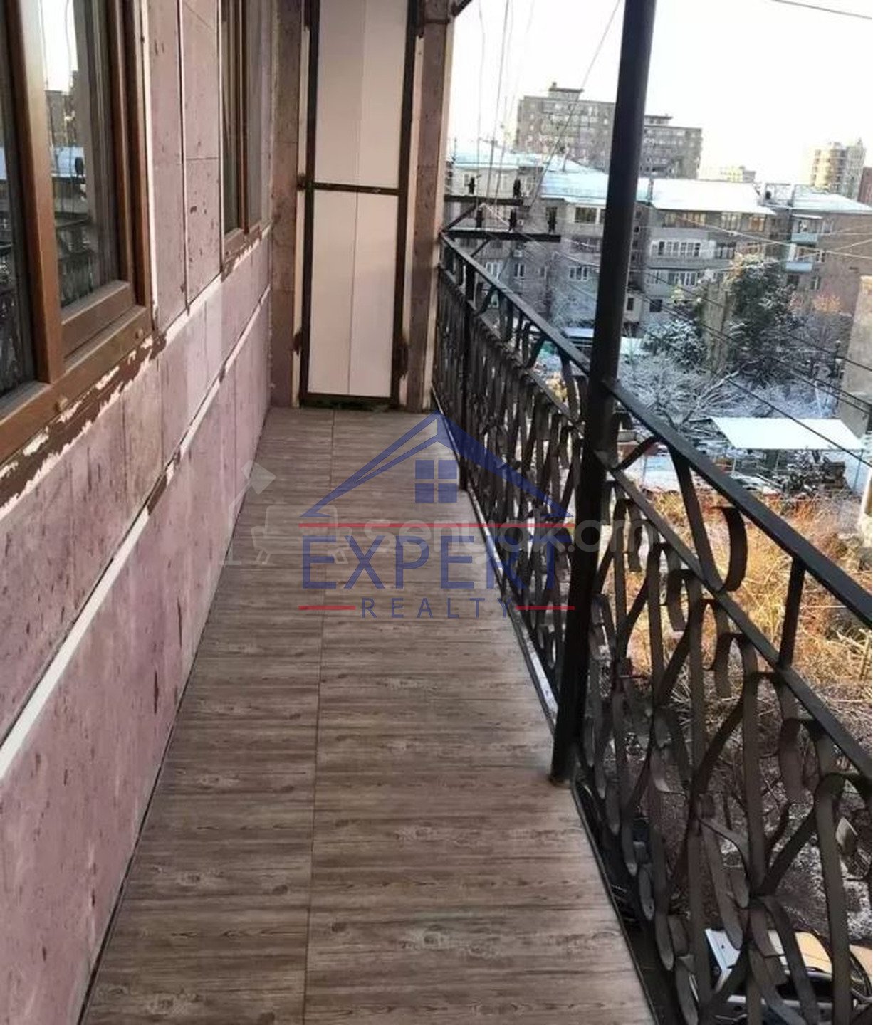 5 Սենյականոց Բնակարան Քարե Շենքում, 118քմ, 5/5 հարկ, Կապիտալ Վերանորոգված