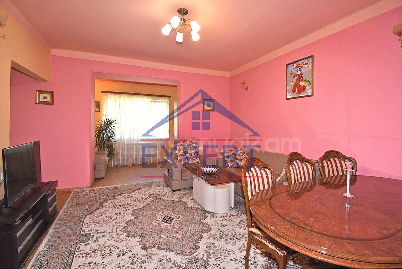 3 Սենյականոց Բնակարան Քարե Շենքում, 74քմ, 2/4 հարկ, Կոսմետիկ Վերանորոգված