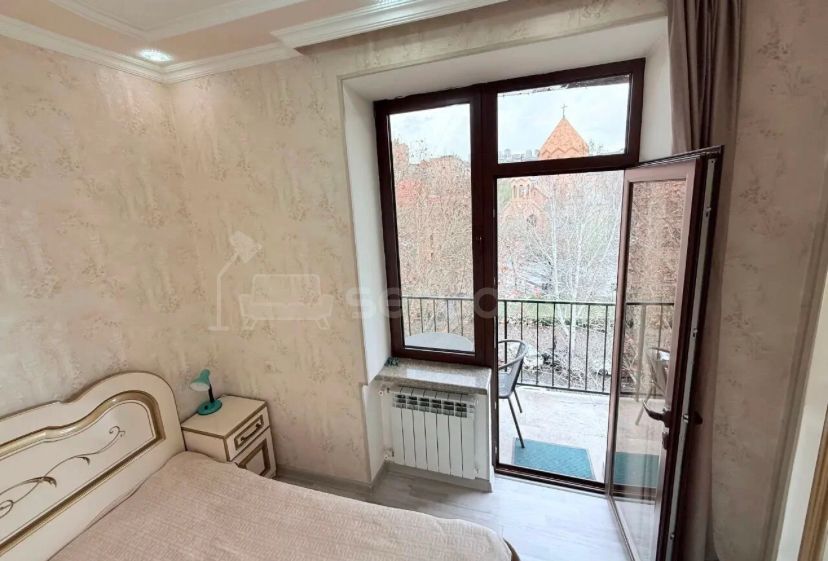 2 Սենյականոց Բնակարան Քարե Շենքում, 44քմ, 6/6 հարկ, Դիզայներական Վերանորոգված, Կահավորված, Արևկող