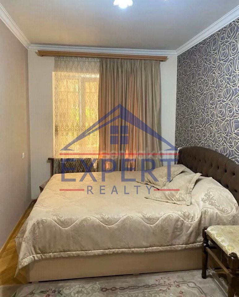 3 Սենյականոց Բնակարան Քարե Շենքում, 67քմ, 2/5 հարկ, Նորմալ Վիճակում