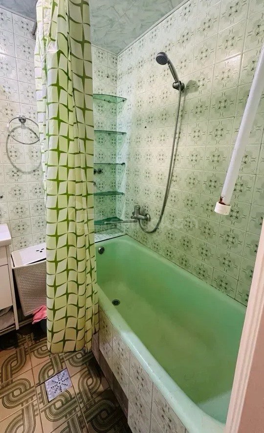 3 Սենյականոց Բնակարան Քարե Շենքում, 74քմ, 4/5 հարկ, Կապիտալ Վերանորոգված